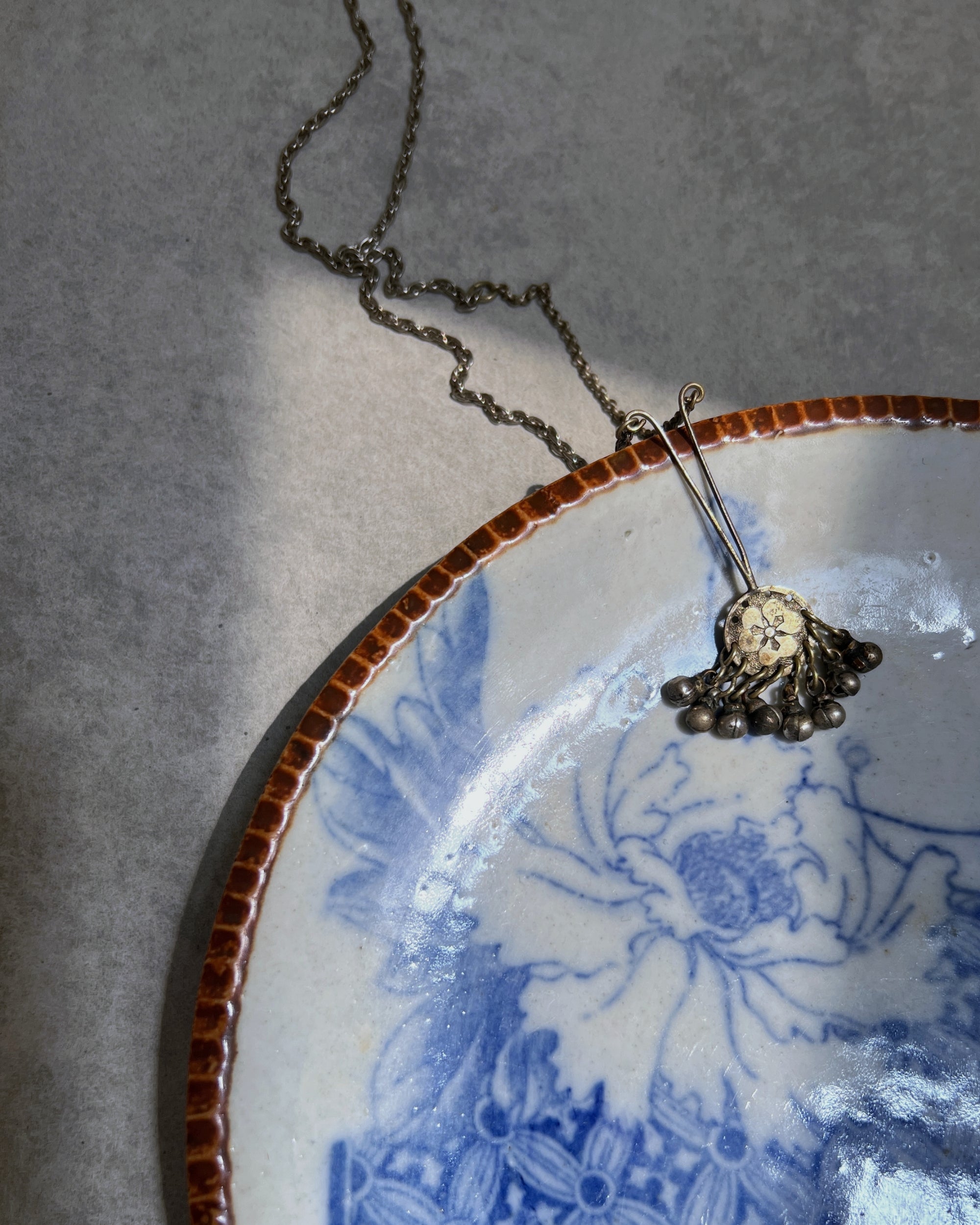 modern marcel : vintage pendant necklace