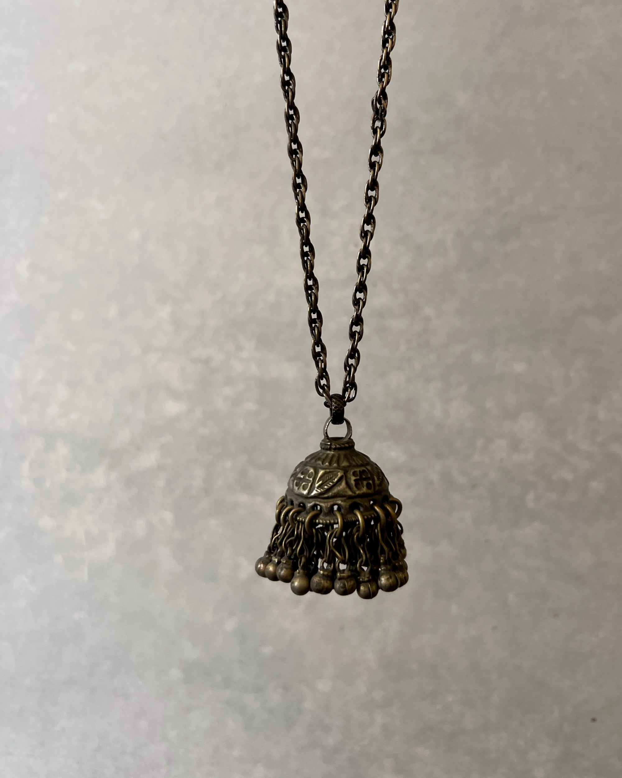 modern marcel : vintage indian pendant necklace
