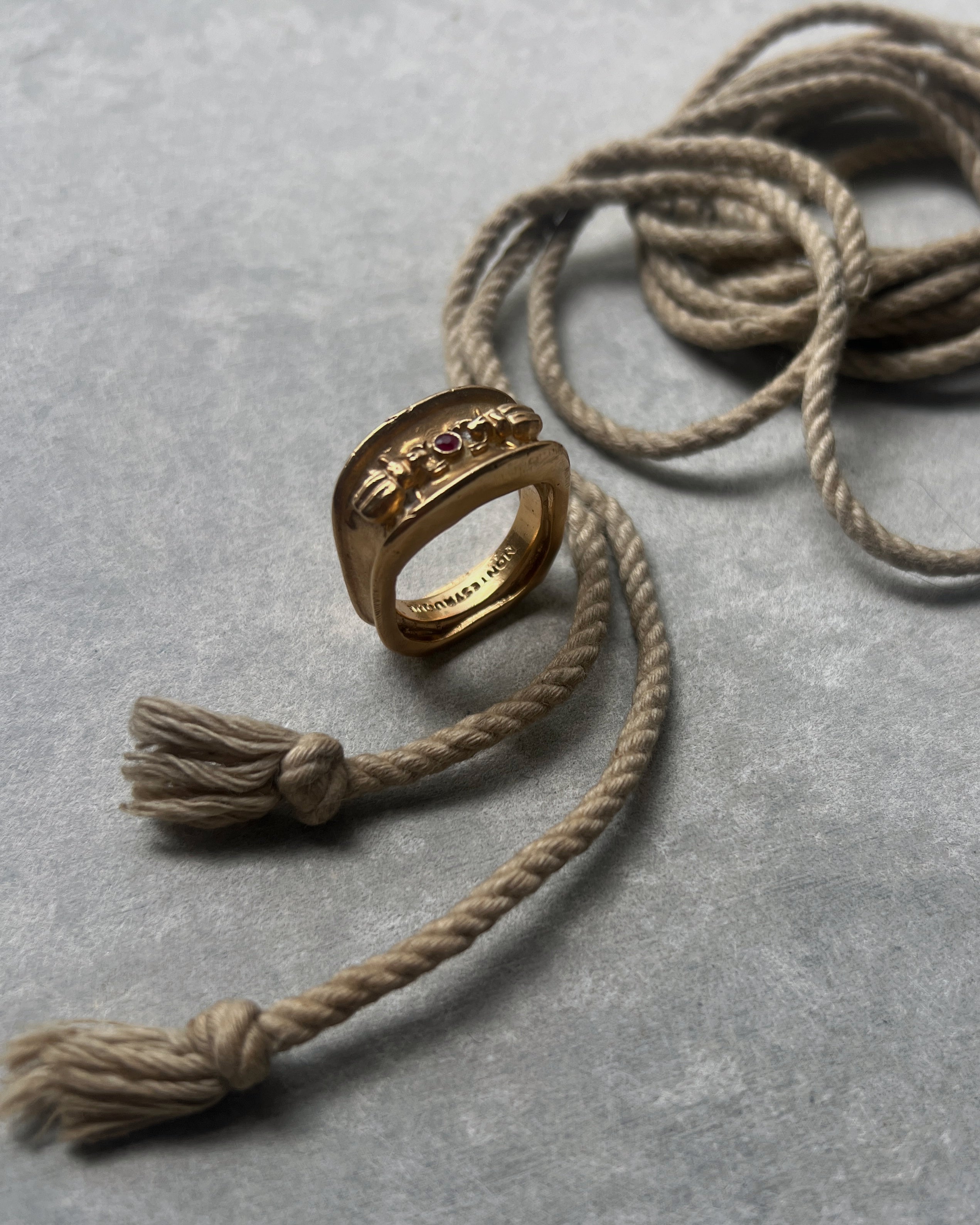 montestruque : resurrection moonstone ring