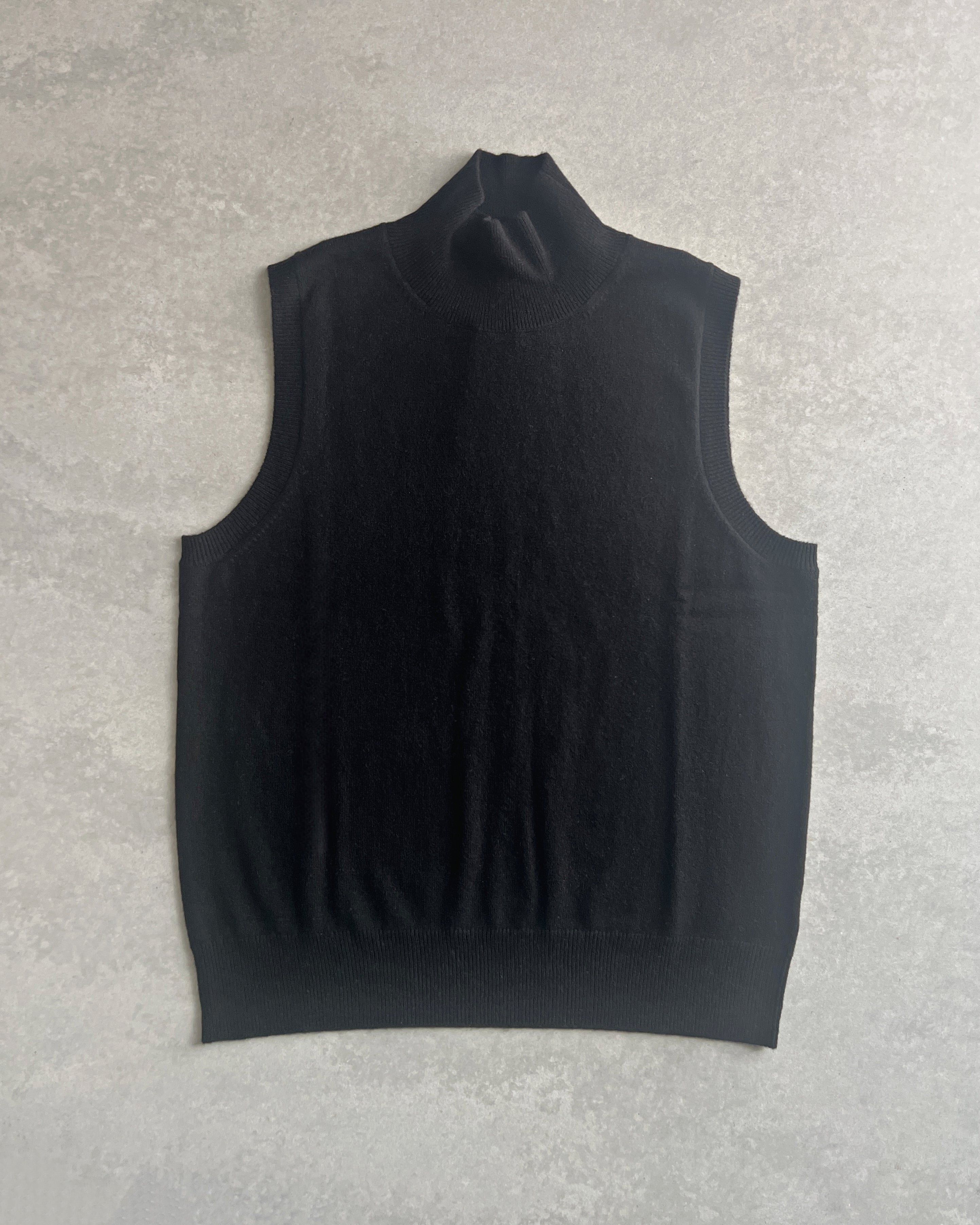 cashmerism : mock neck sleeveless top in black