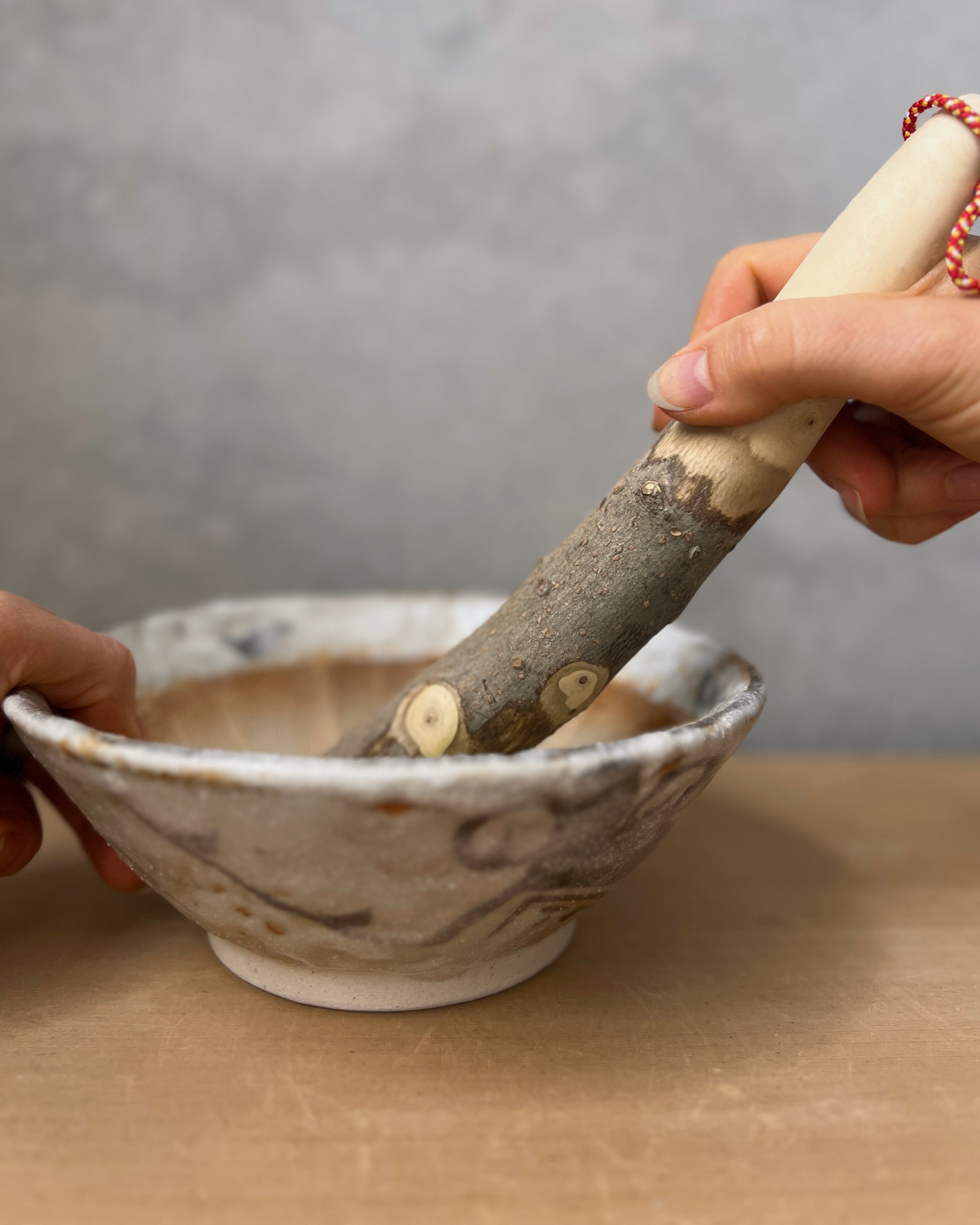 OUJIGAMA : mortar & pestle