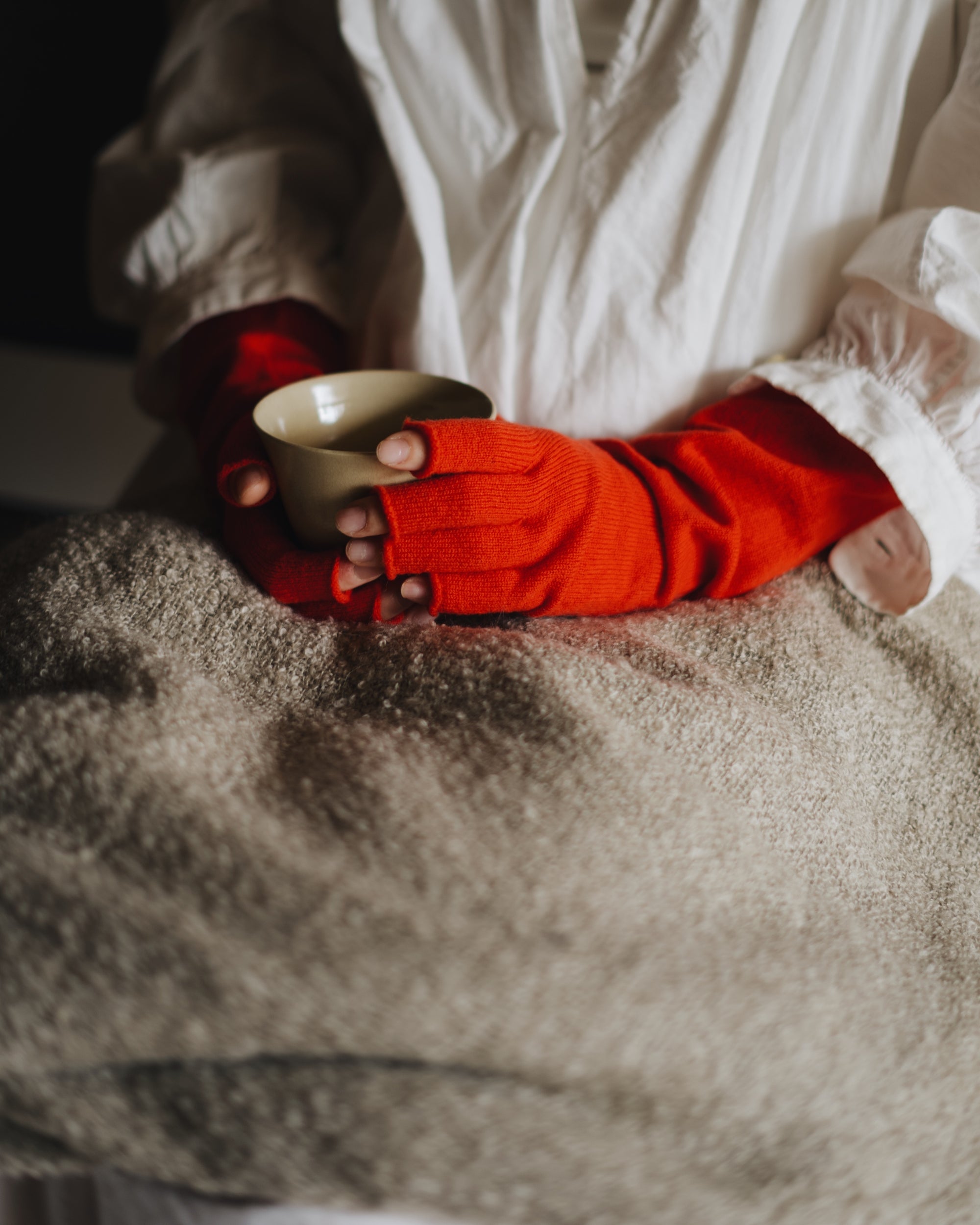 nishiguchi kutsushita : merino wool fingerless gloves