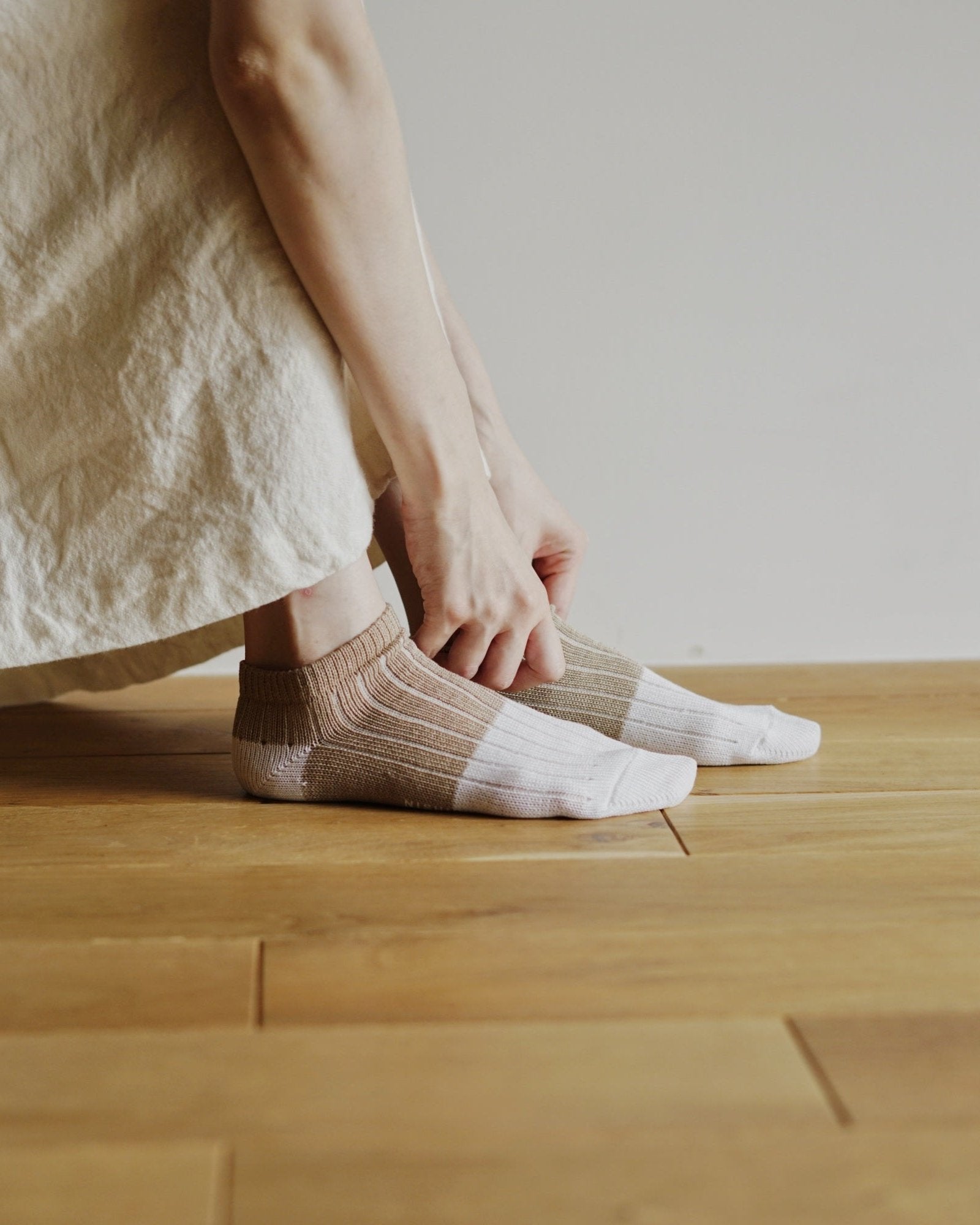 nishiguchi kutsushita : boston linen cotton anklet sock