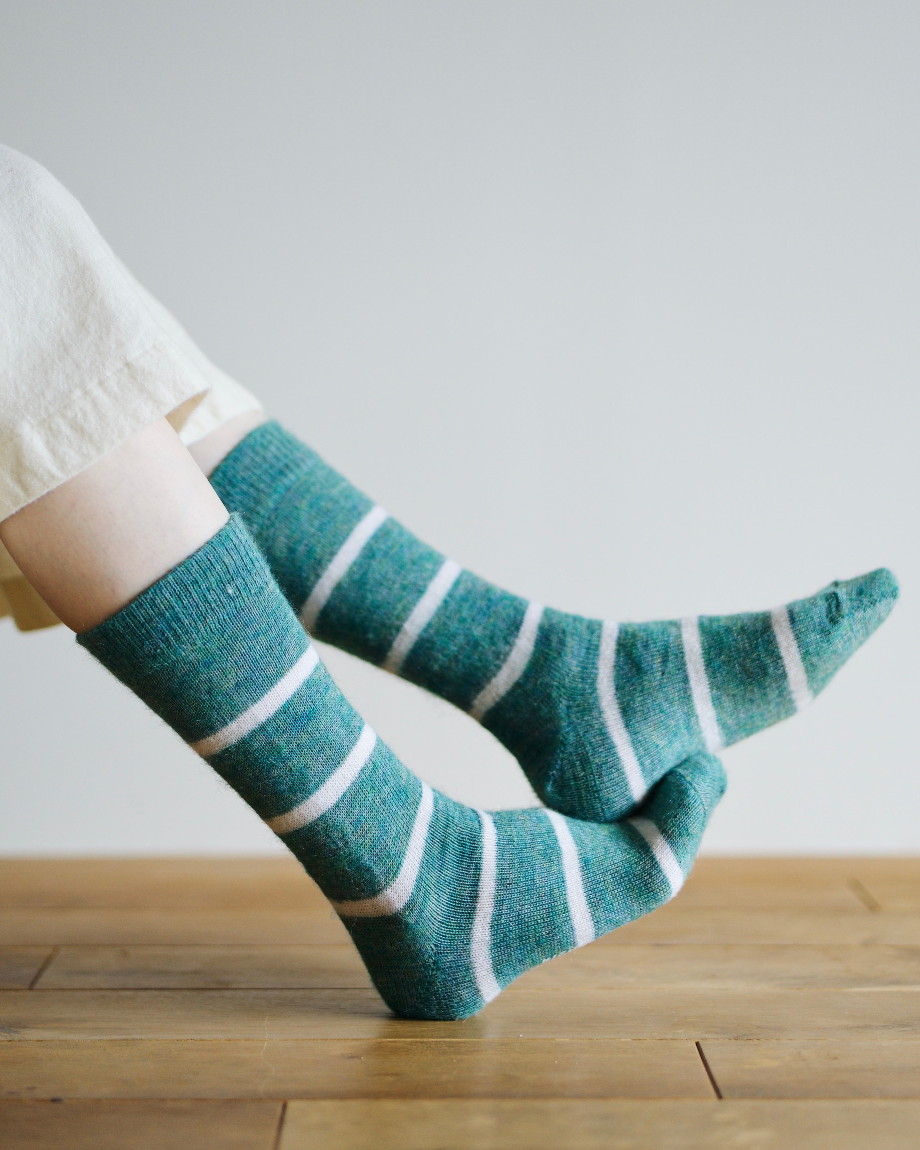nishiguchi kutsushita : oslo mohair wool border socks
