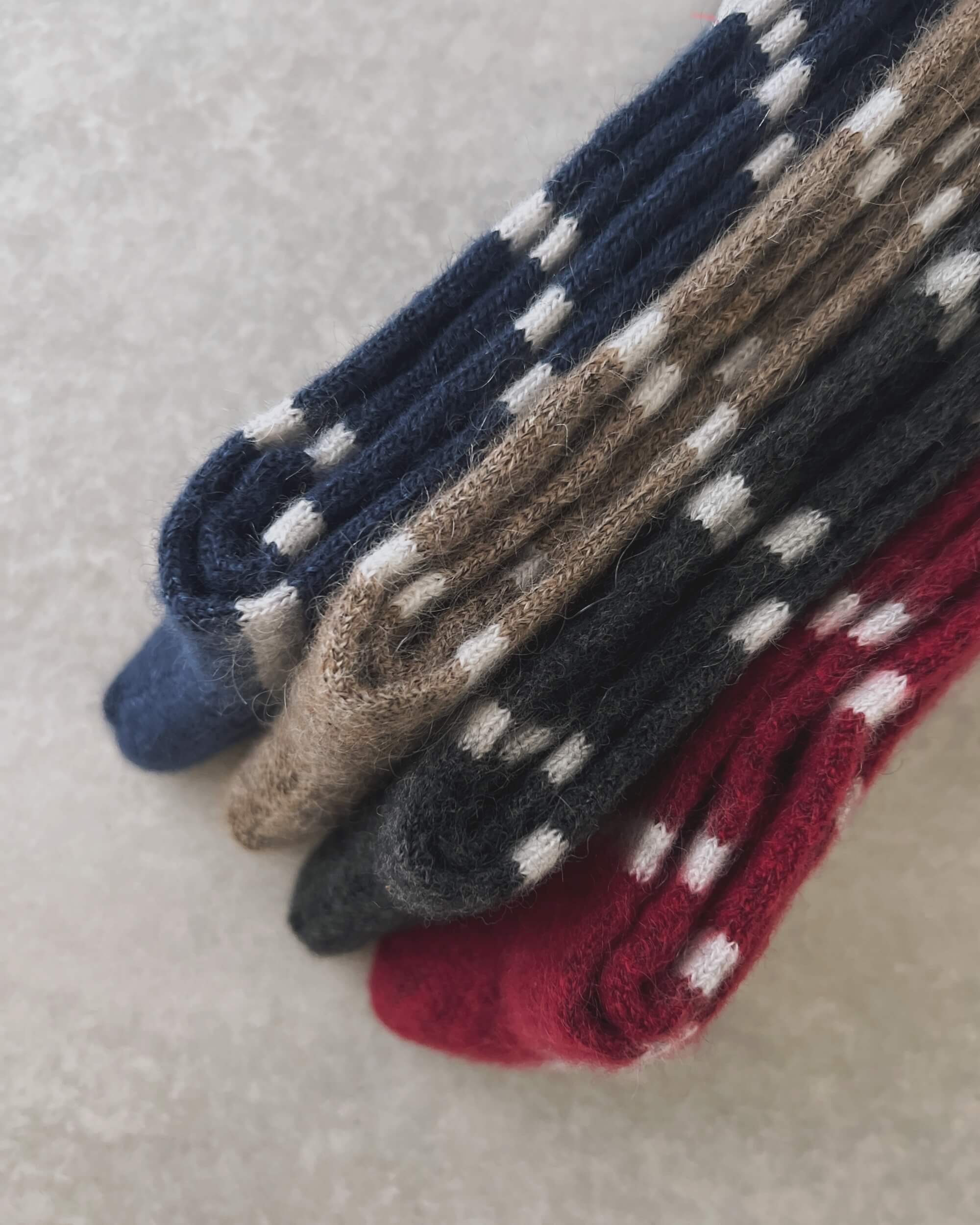 nishiguchi kutsushita : oslo mohair wool border socks