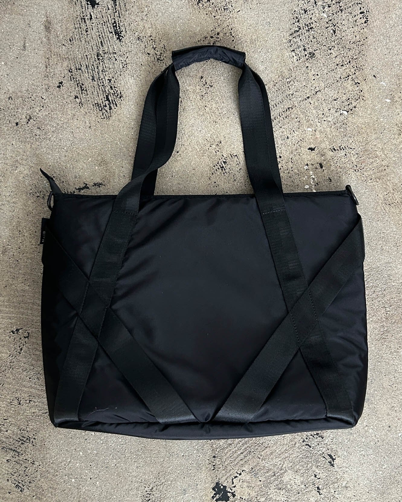 NoiR : shoulder tote bag