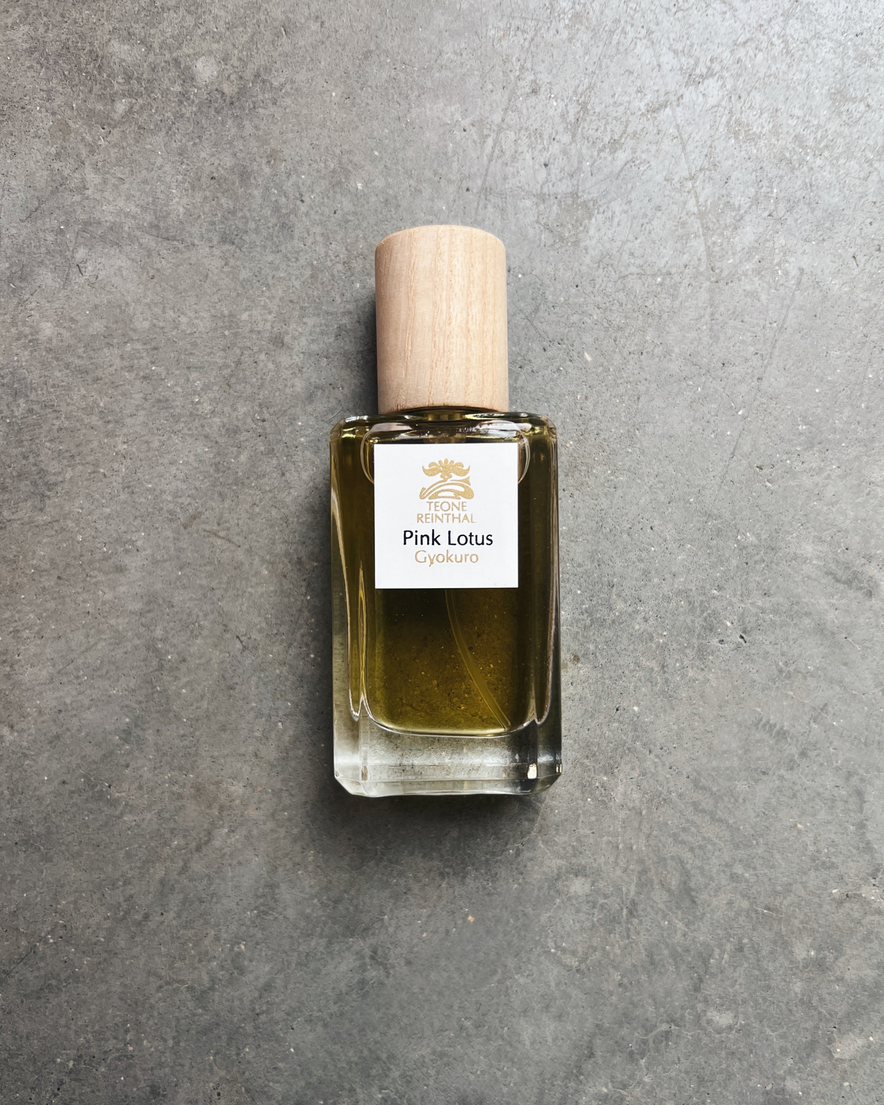 Teone Reinthal perfume : pink lotus gyokuro