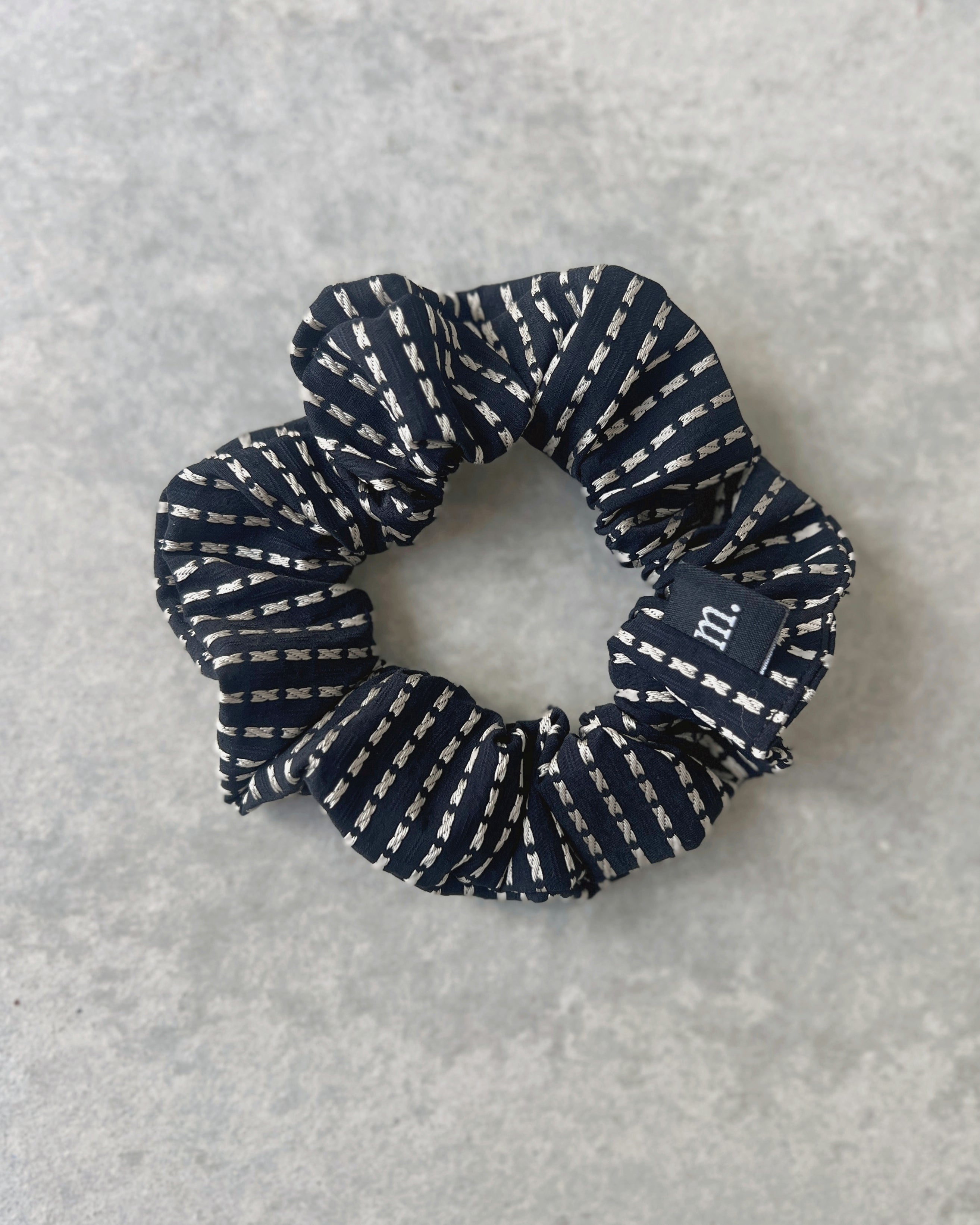 'm' for the maker : mini dash scrunchie