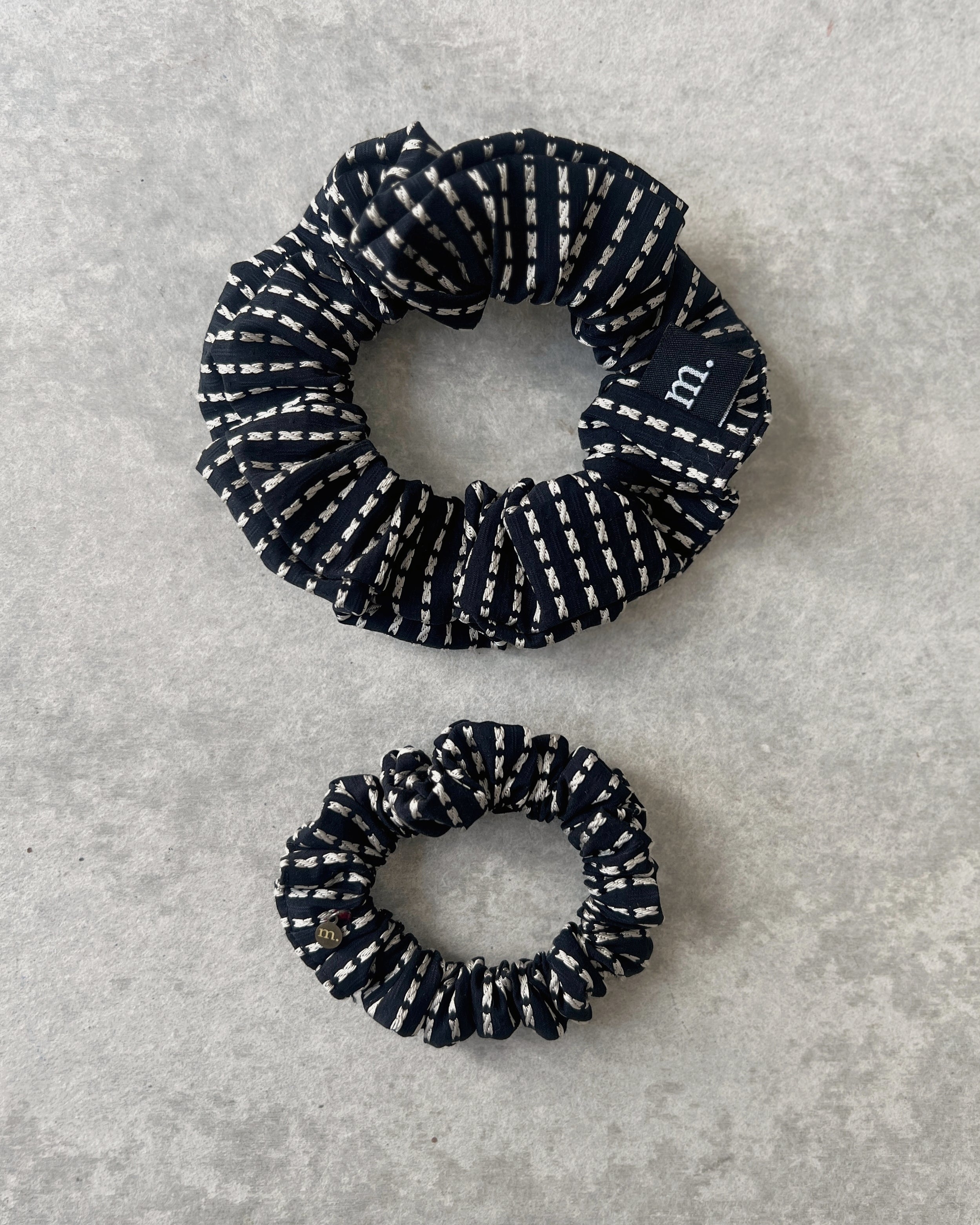 'm' for the maker : mini dash scrunchie