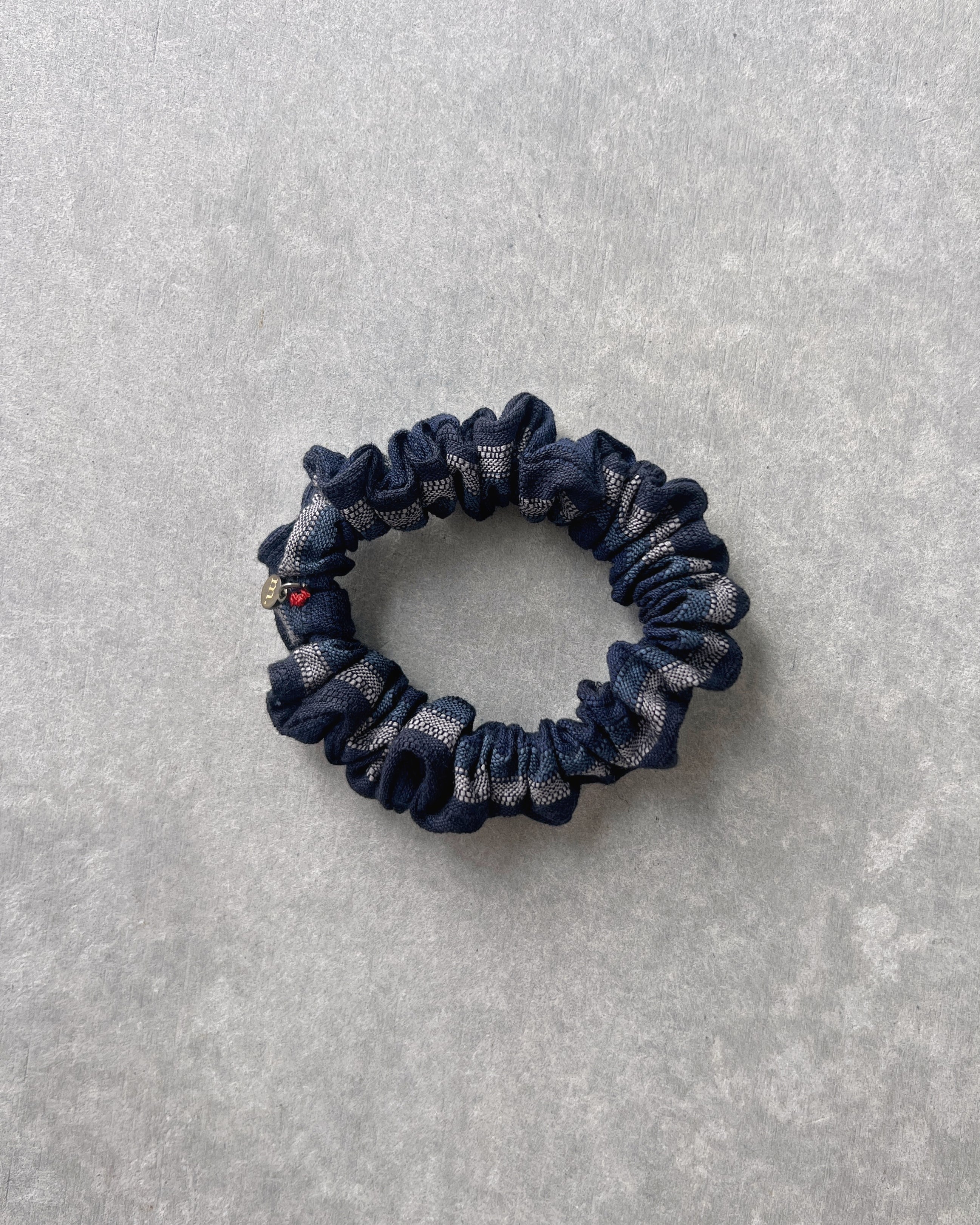 'm' for the maker : scrunchie