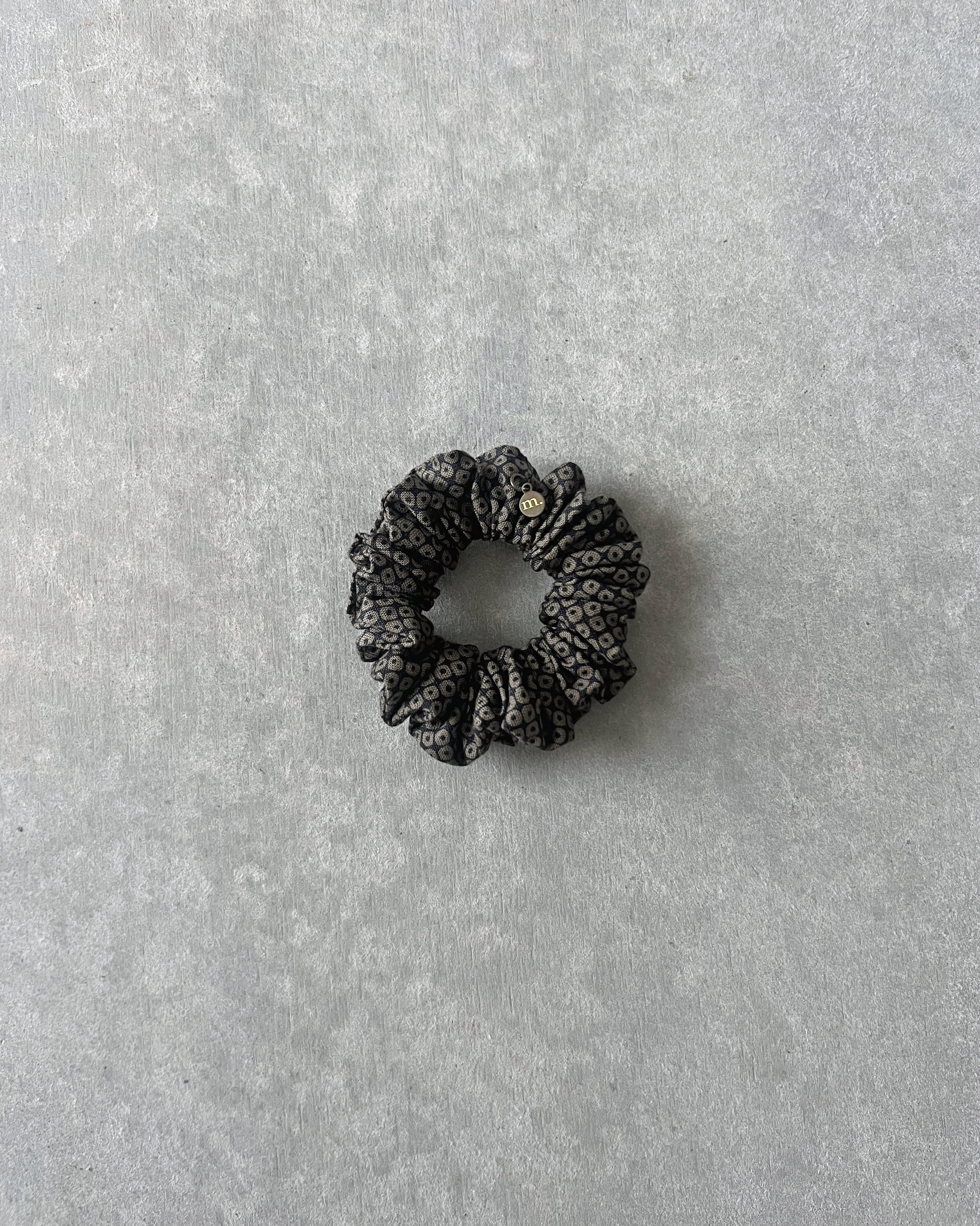 'm' for the maker : scrunchie