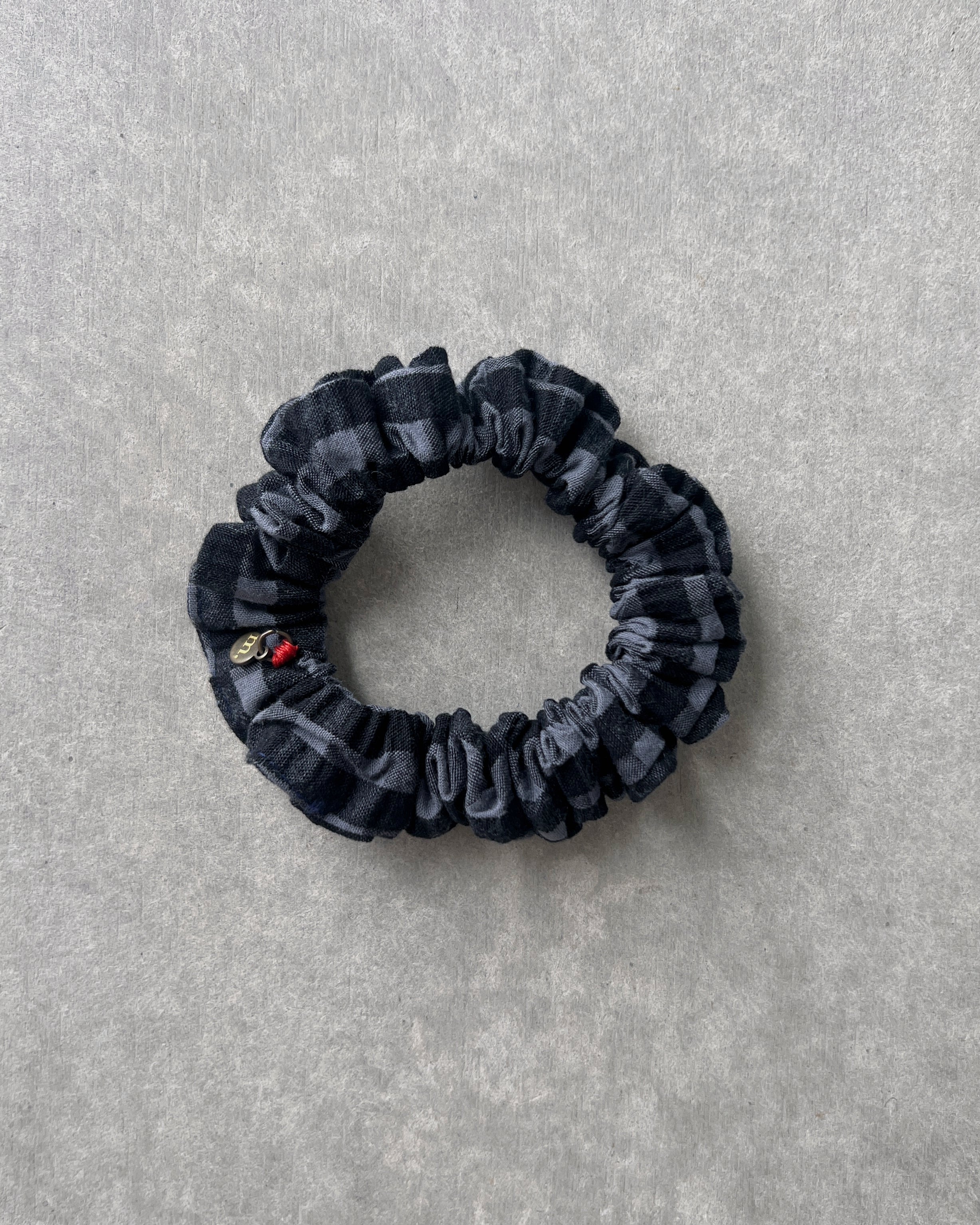 'm' for the maker : scrunchie