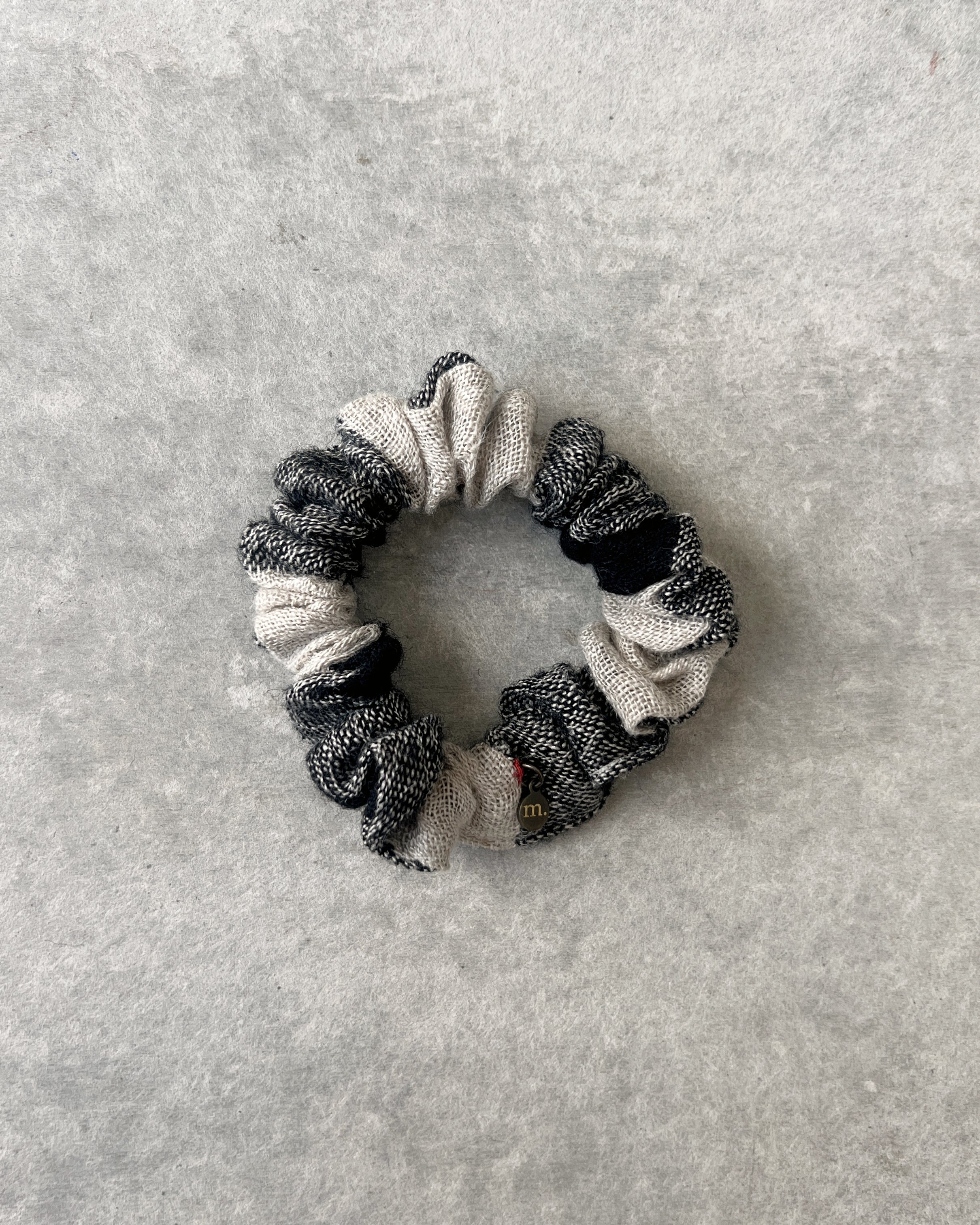 'm' for the maker : scrunchie