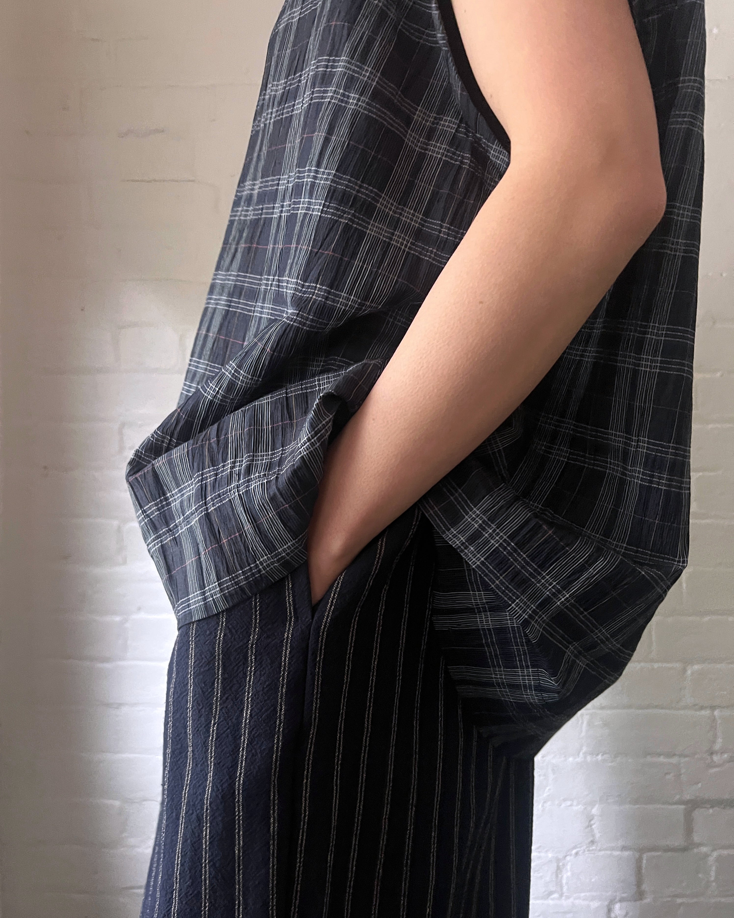 LJ struthers : fine cotton sleeveless tunic