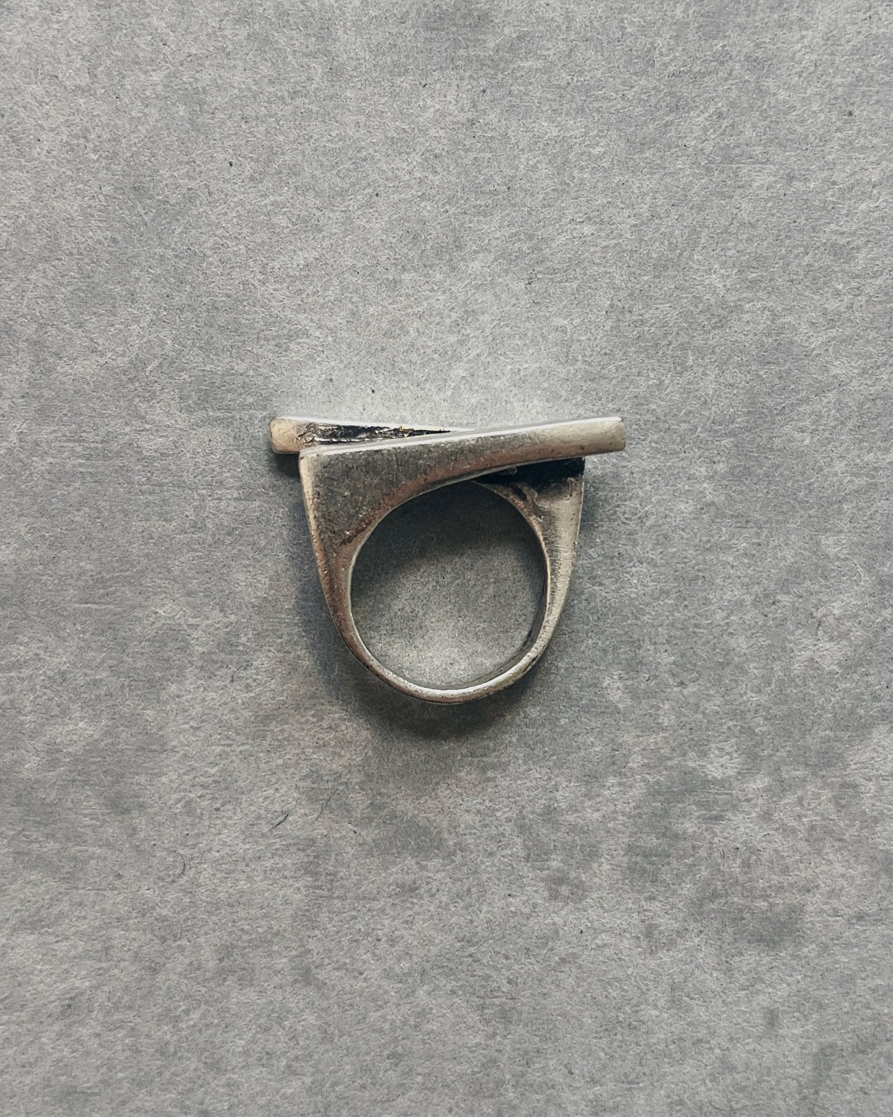 Gülşah Özçelik : silver bar ring