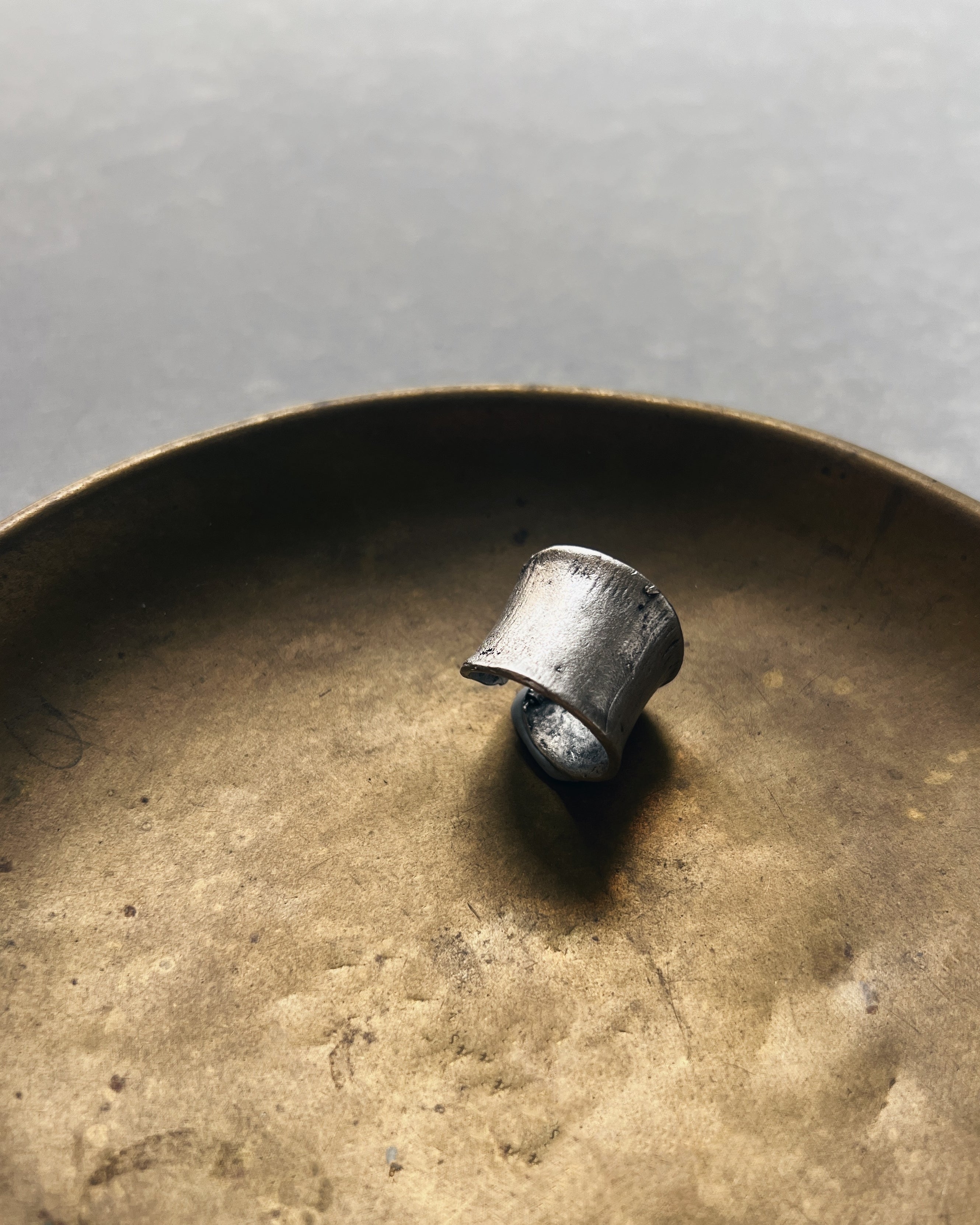 Gülşah Özçelik : silver band ring