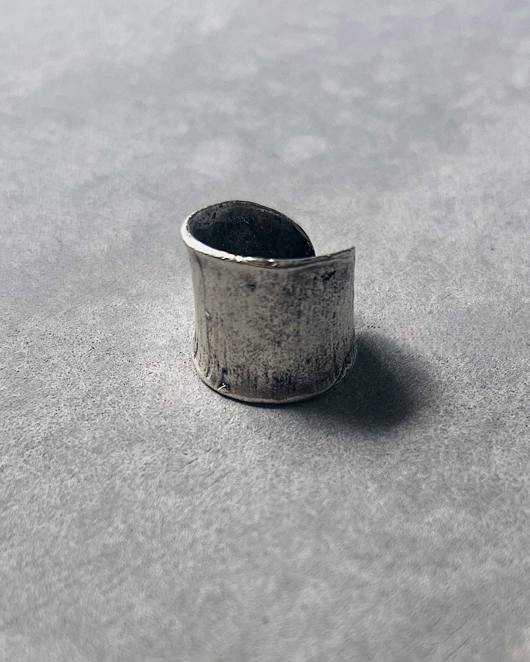 Gülşah Özçelik : adjustable silver band ring