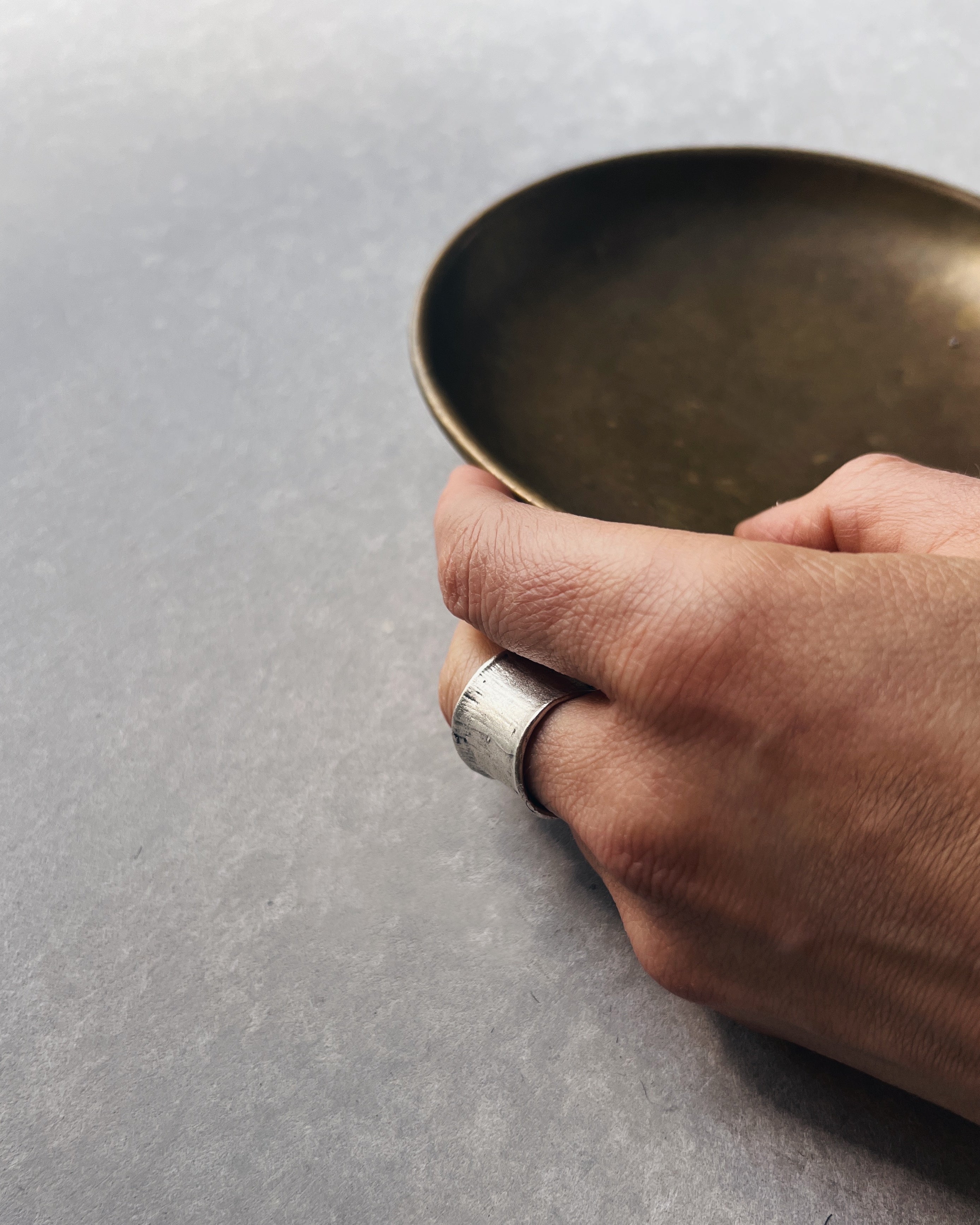 Gülşah Özçelik : adjustable silver band ring
