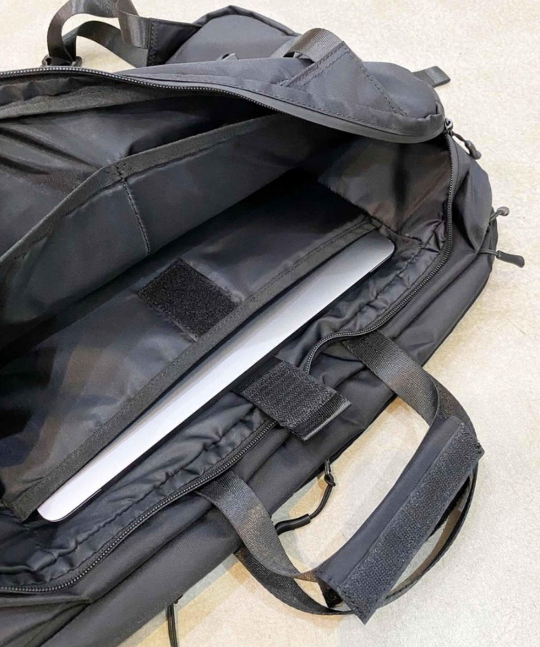 NoiR : metro bag