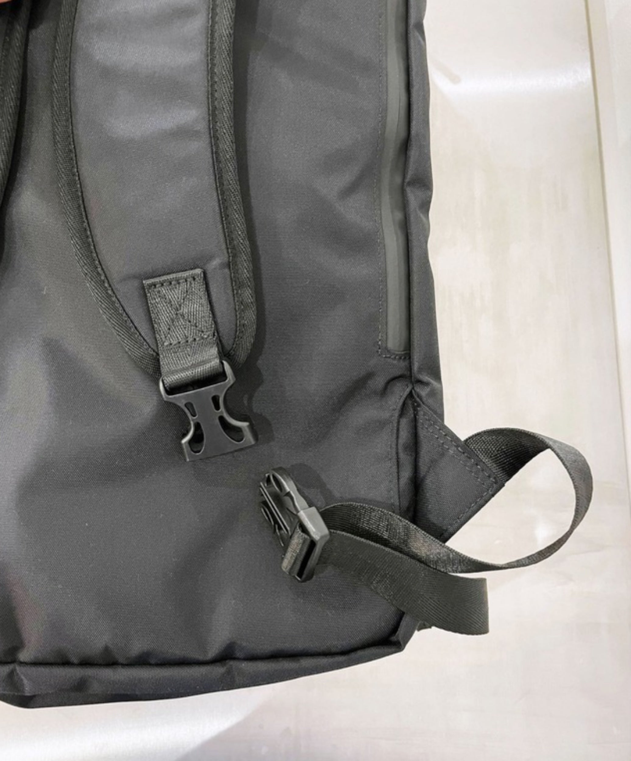 NoiR : metro bag