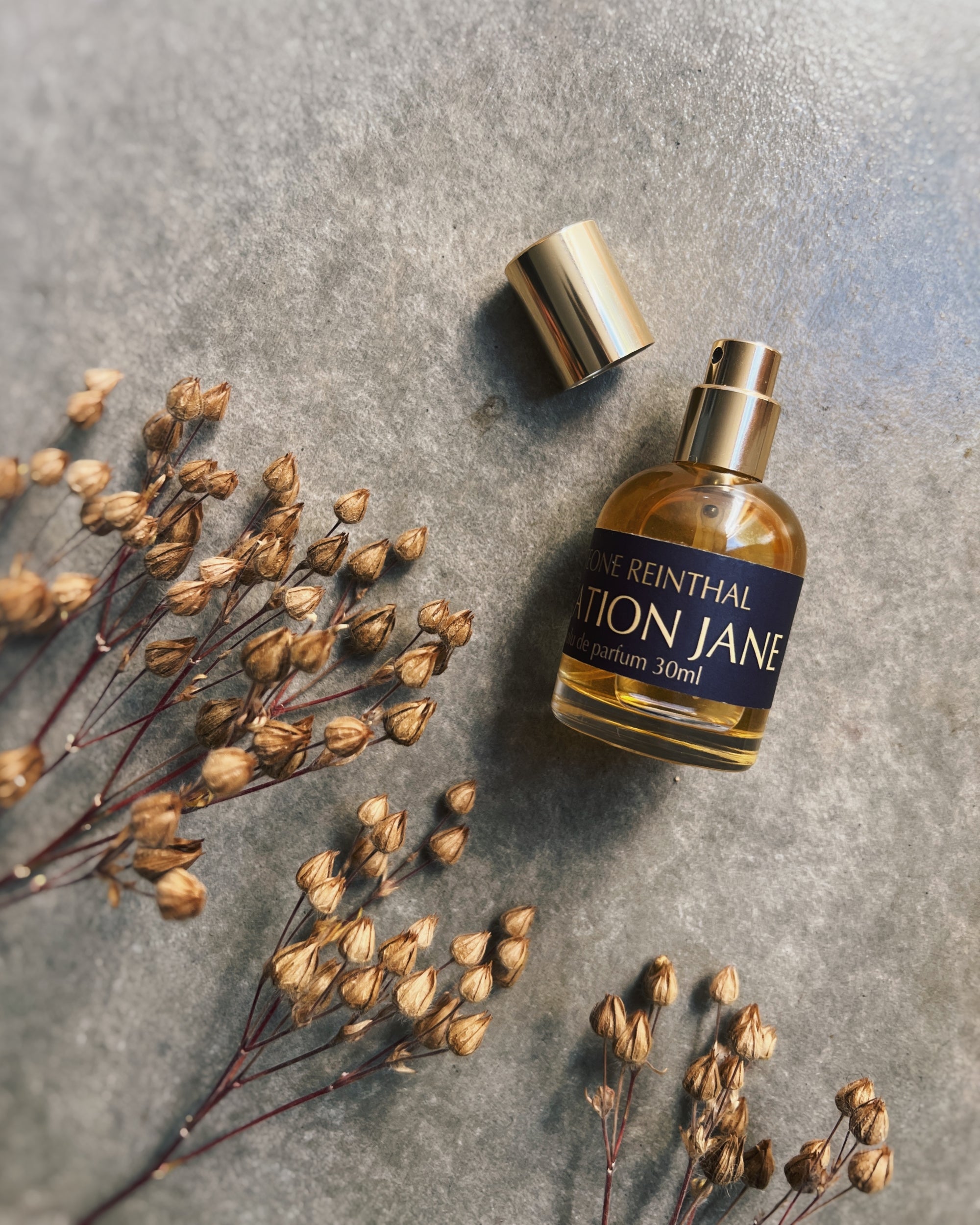 Teone Reinthal perfume : salvation jane