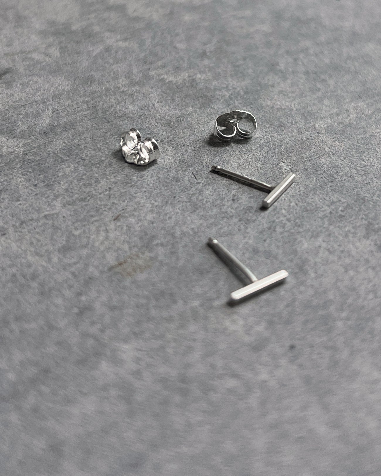 virginia wynne : silver staple studs