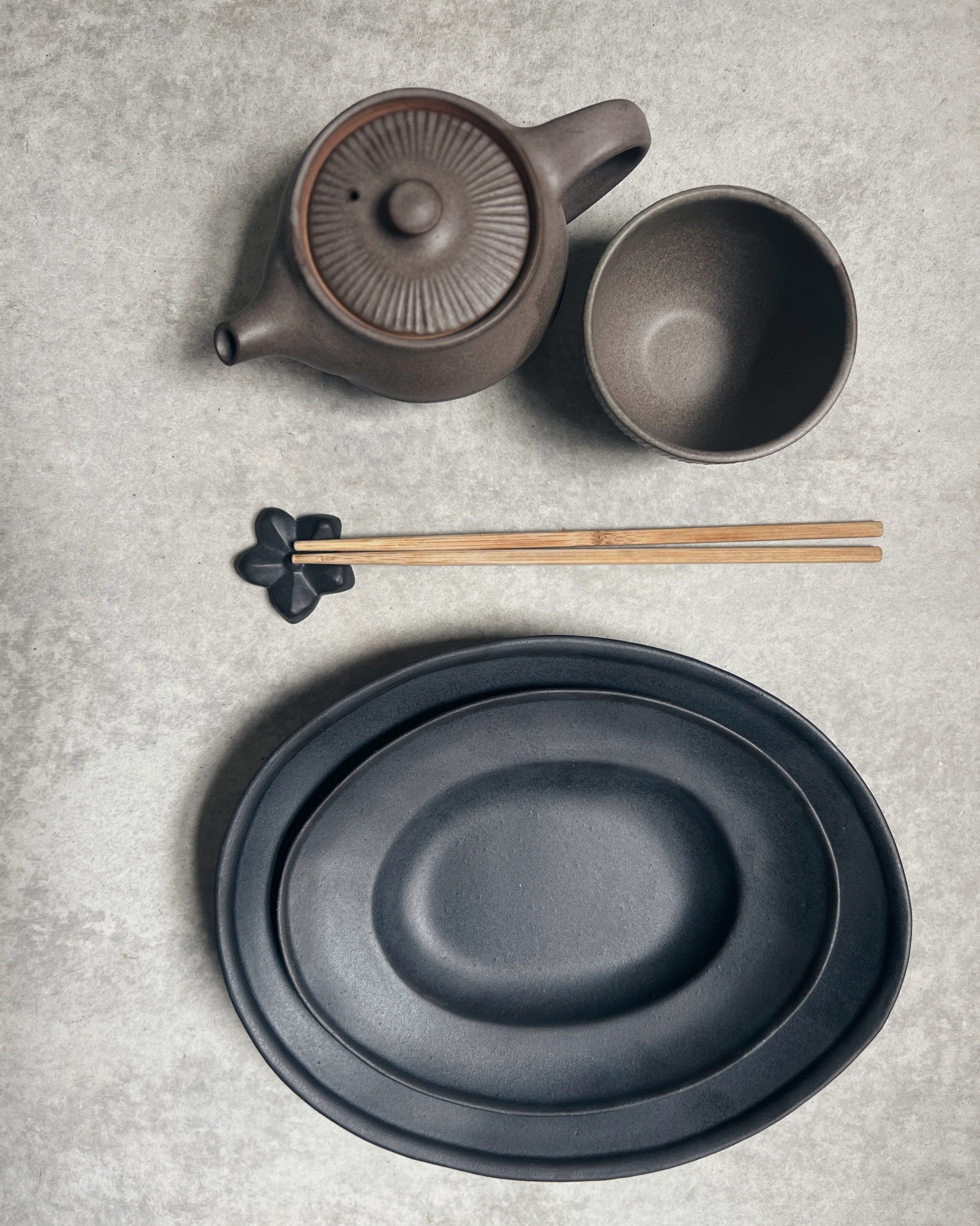 wakasama : ceramic chopstick rest