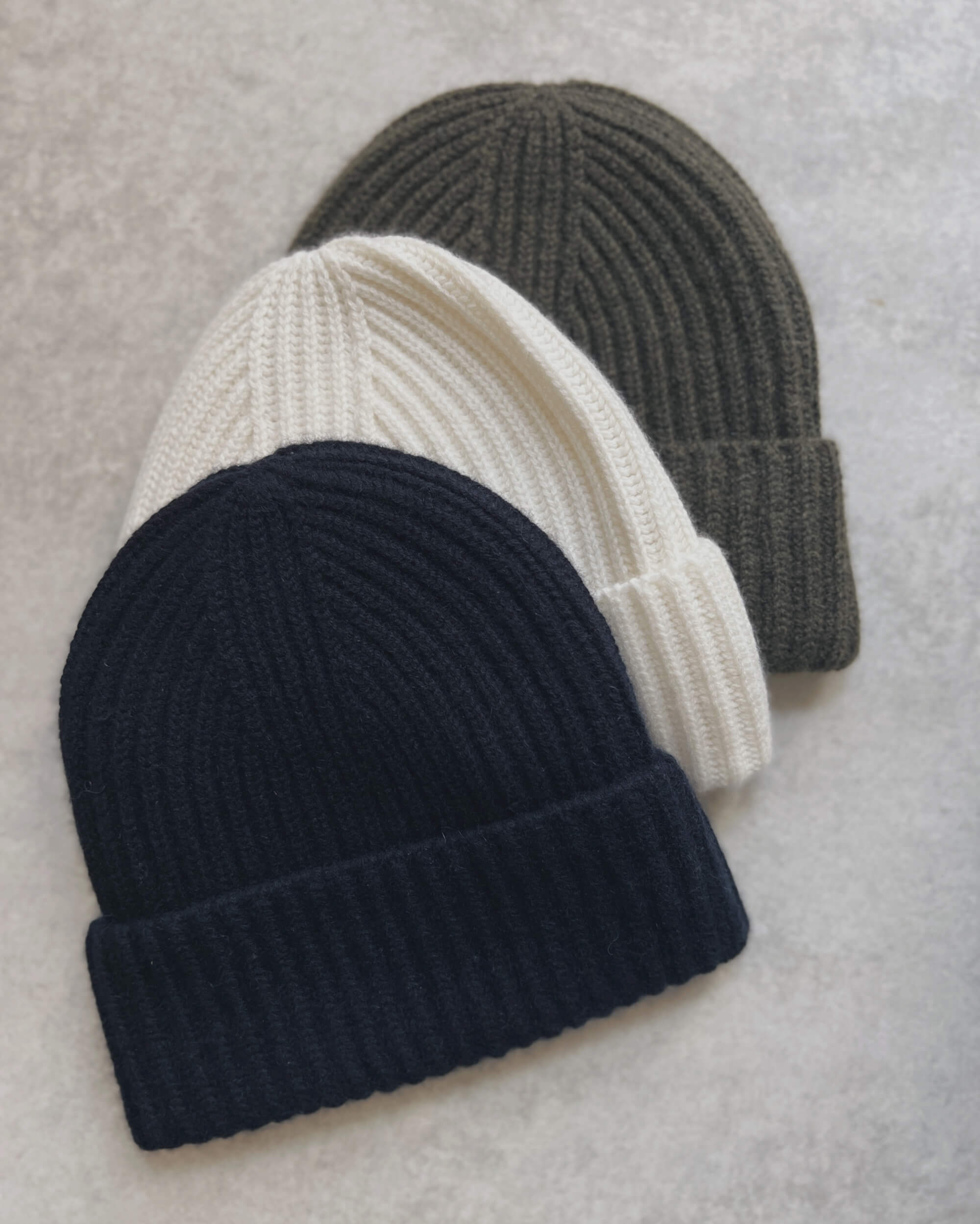 cashmerism : chunky ribbed beanie in cream