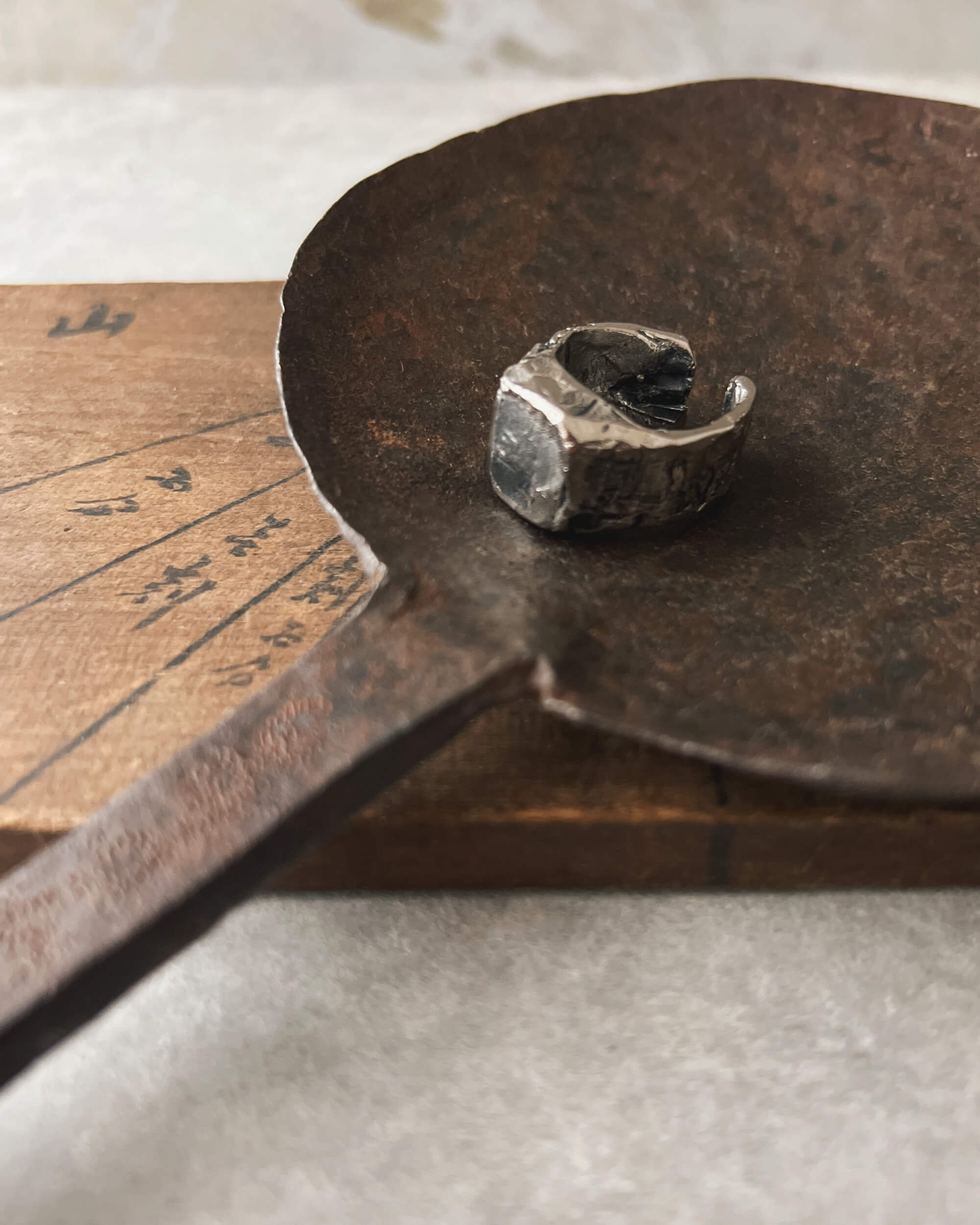 elassaad : signet ring