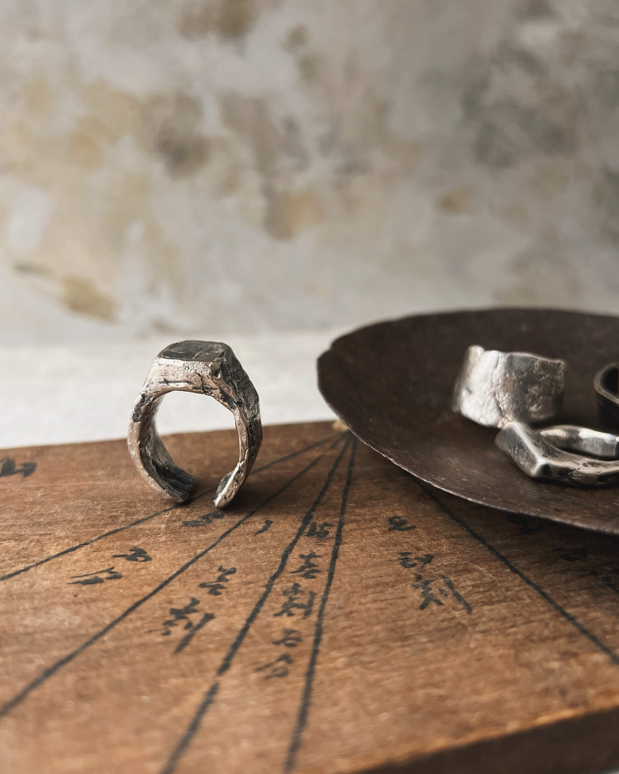 elassaad : signet ring