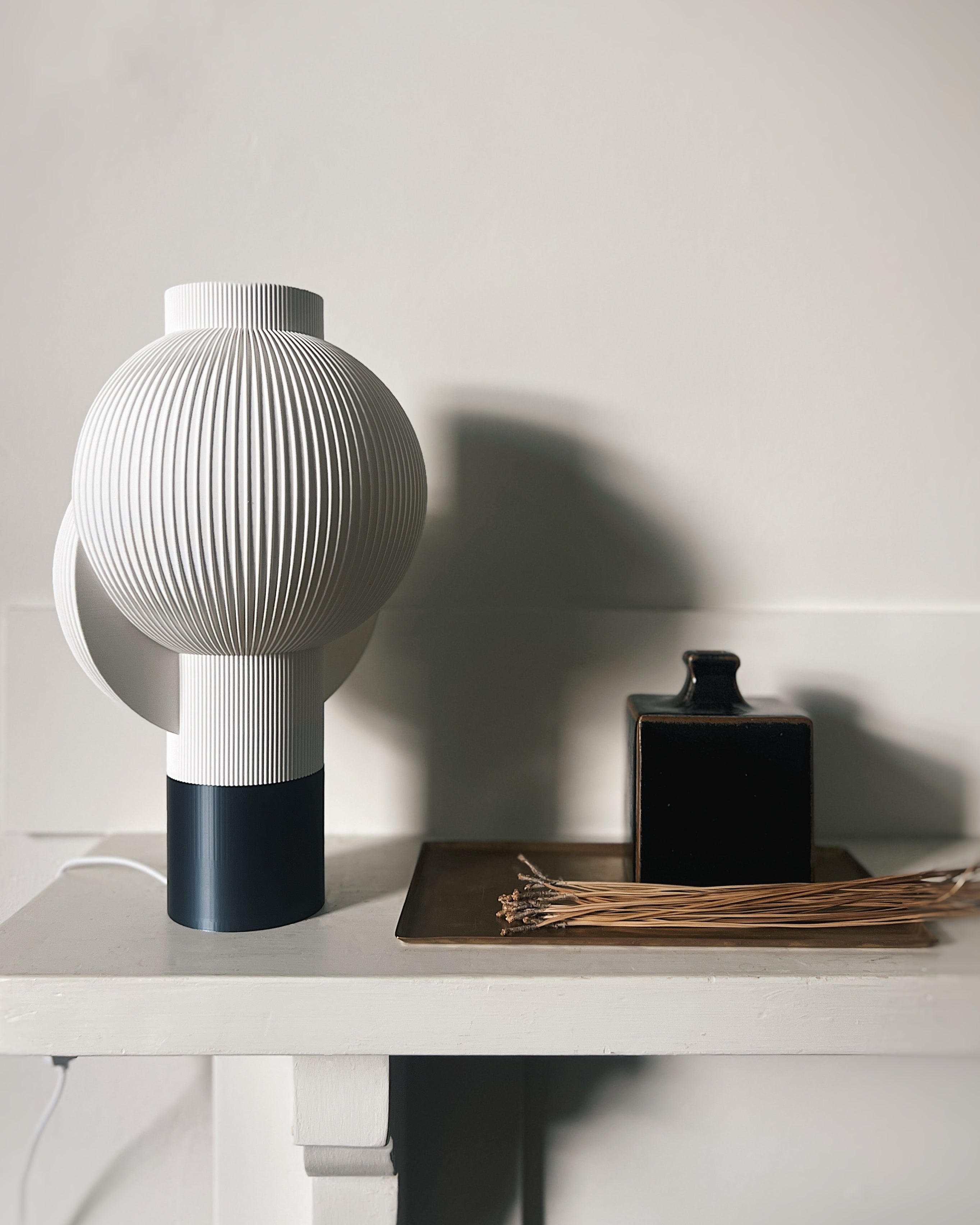 elementa : eclipse table lamp