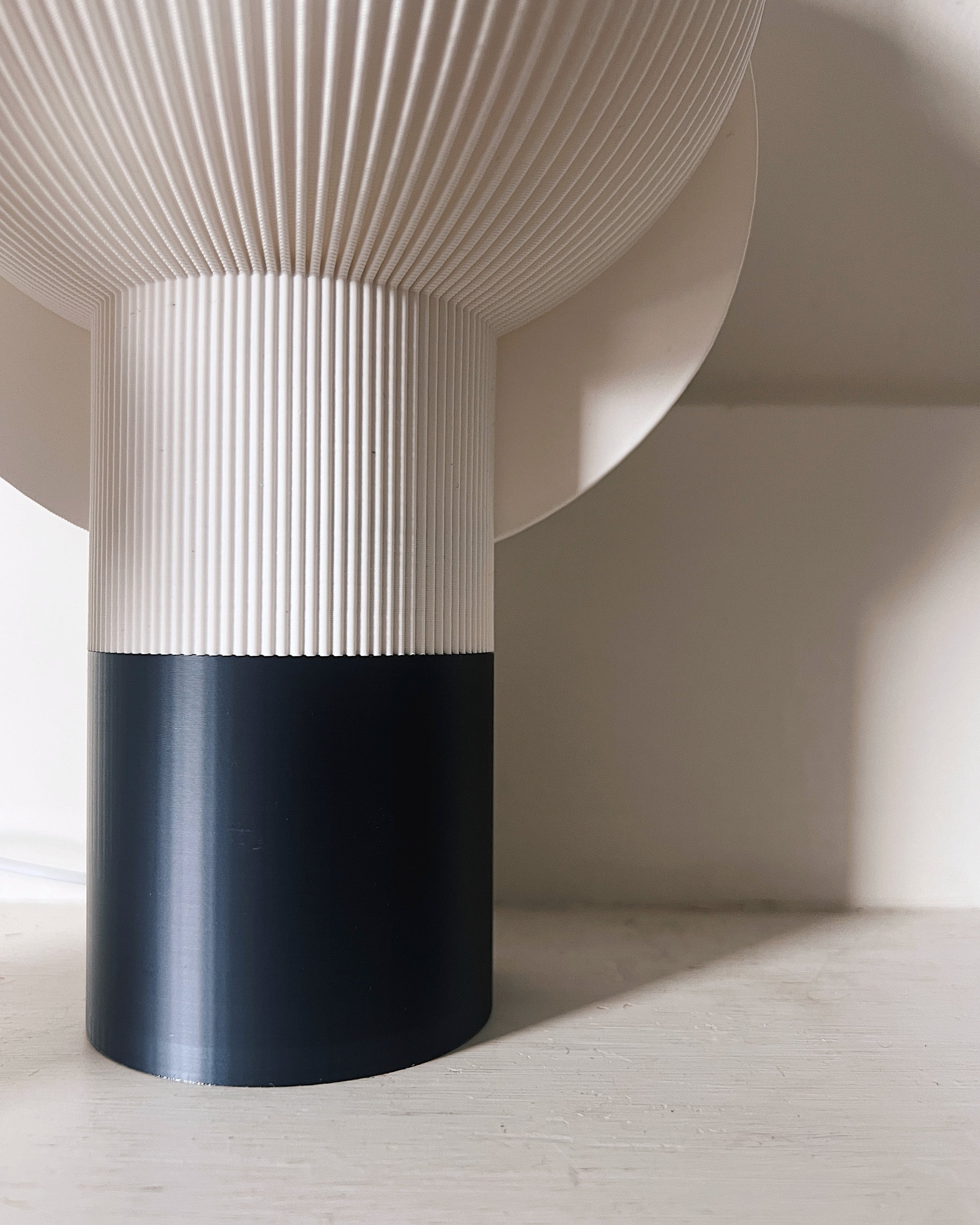 elementa : eclipse table lamp