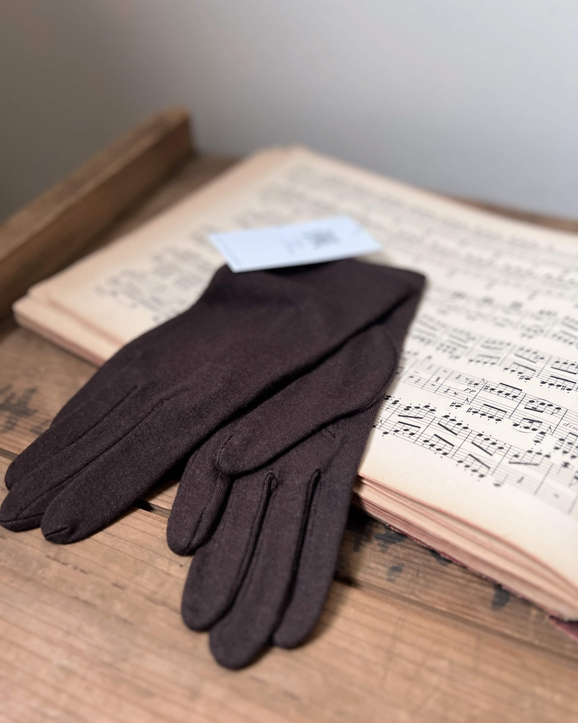 japanese made wool gloves from the hiteka artisan community