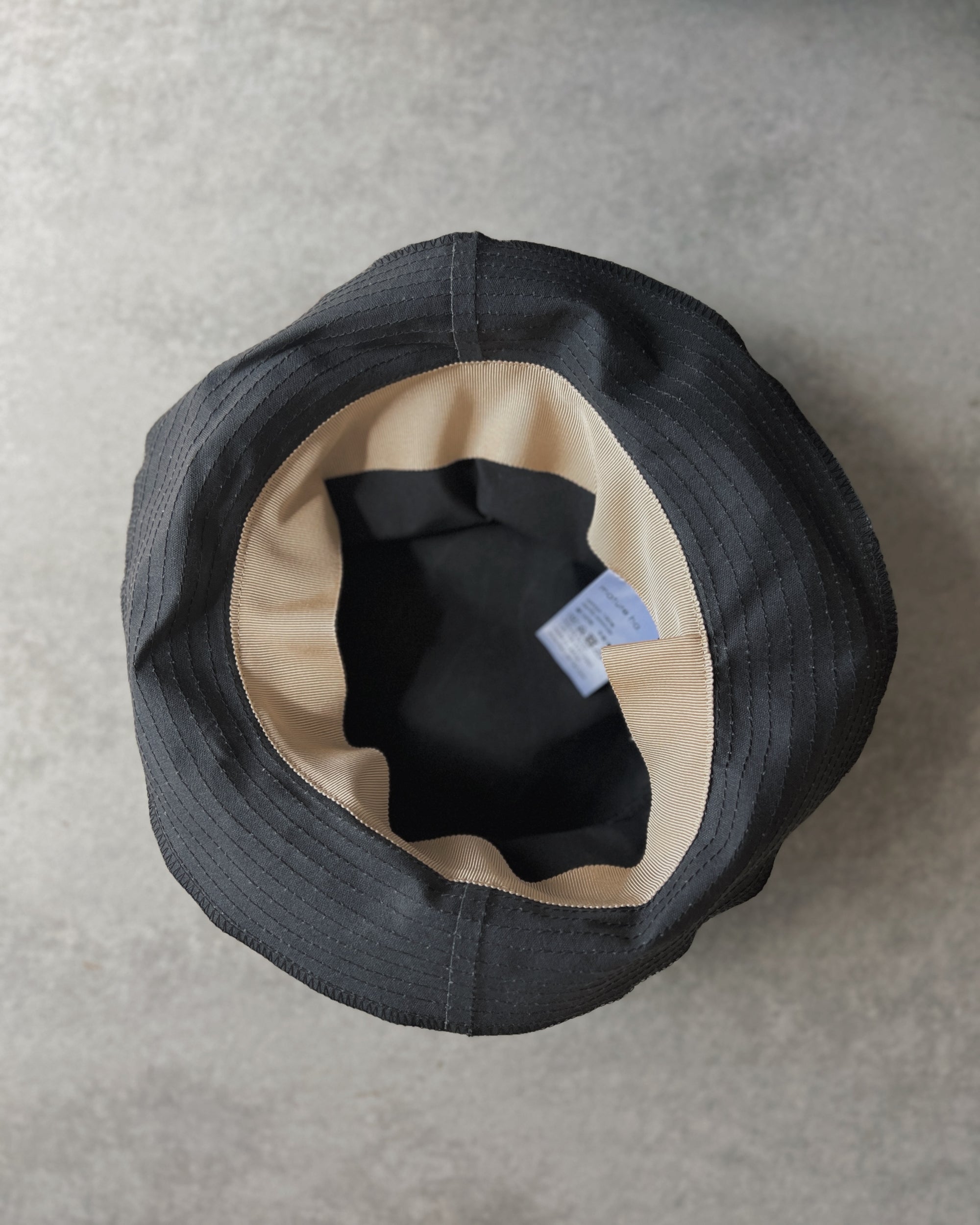 mature ha : paraffin hat in charcoal