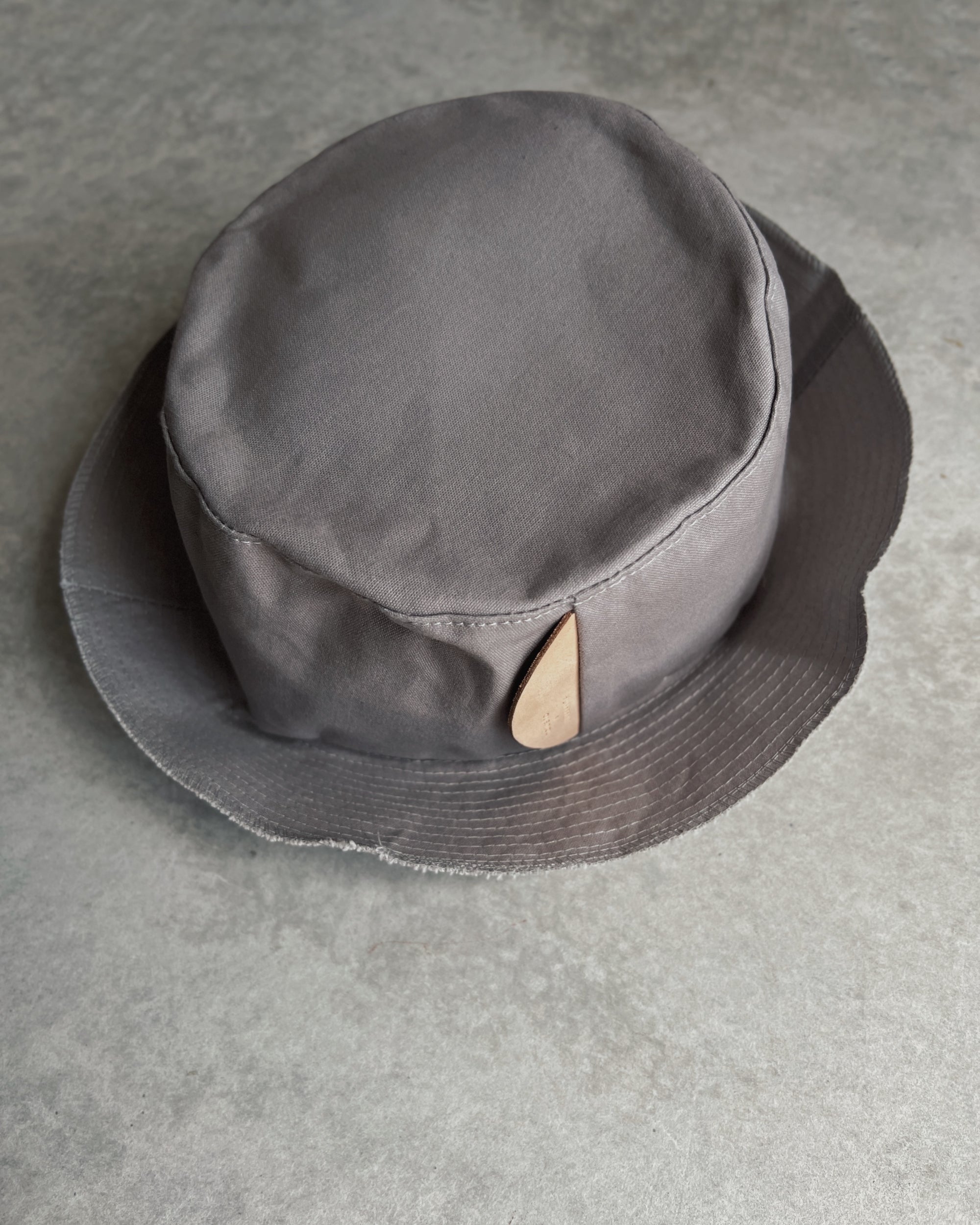 mature ha : paraffin hat in dove