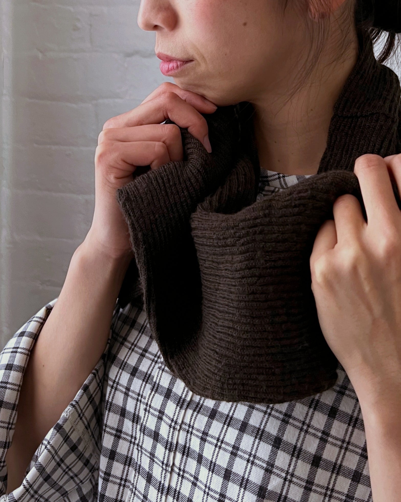 memeri : merino wool loop scarf in clove
