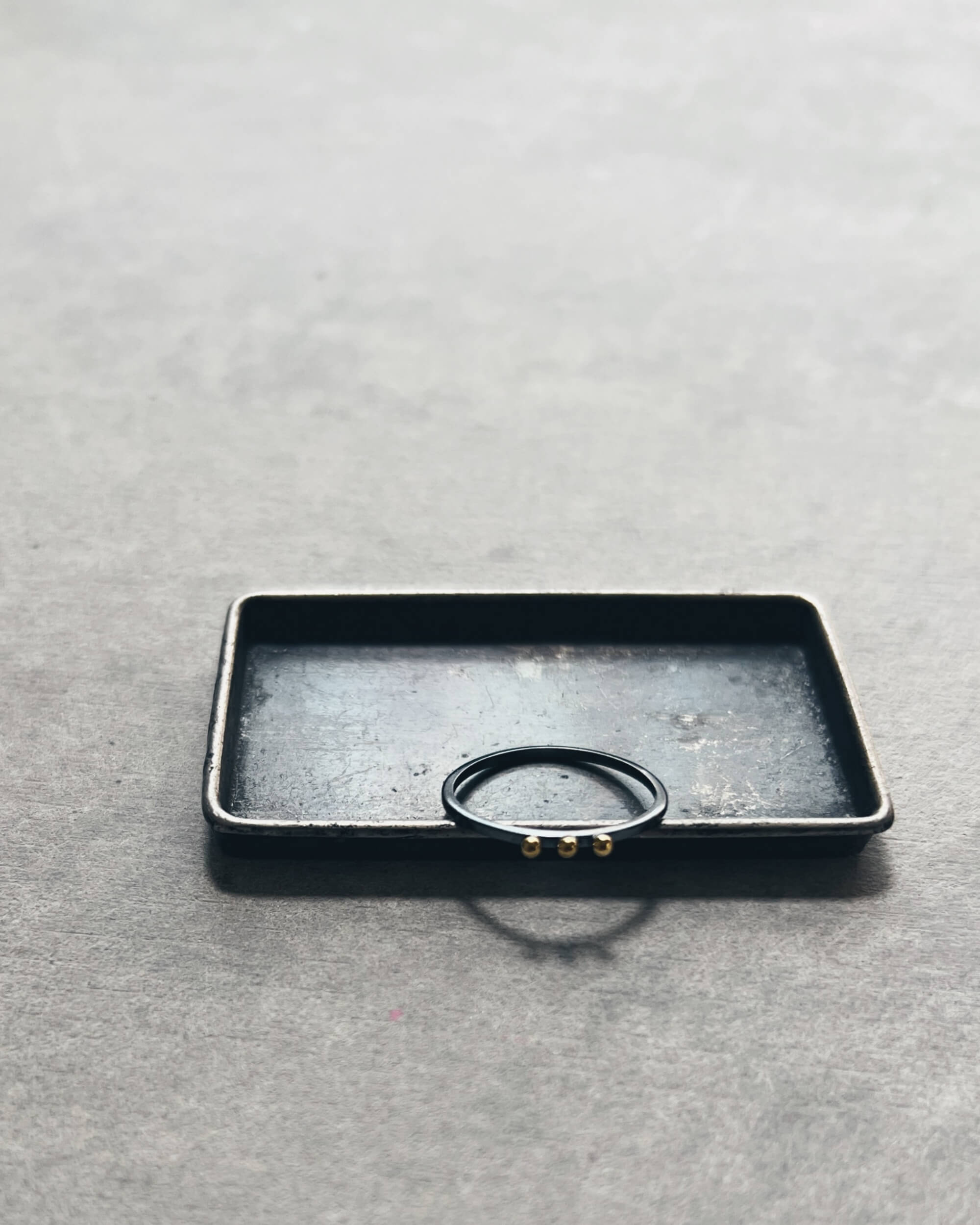 nina designs : oxidised bead ring