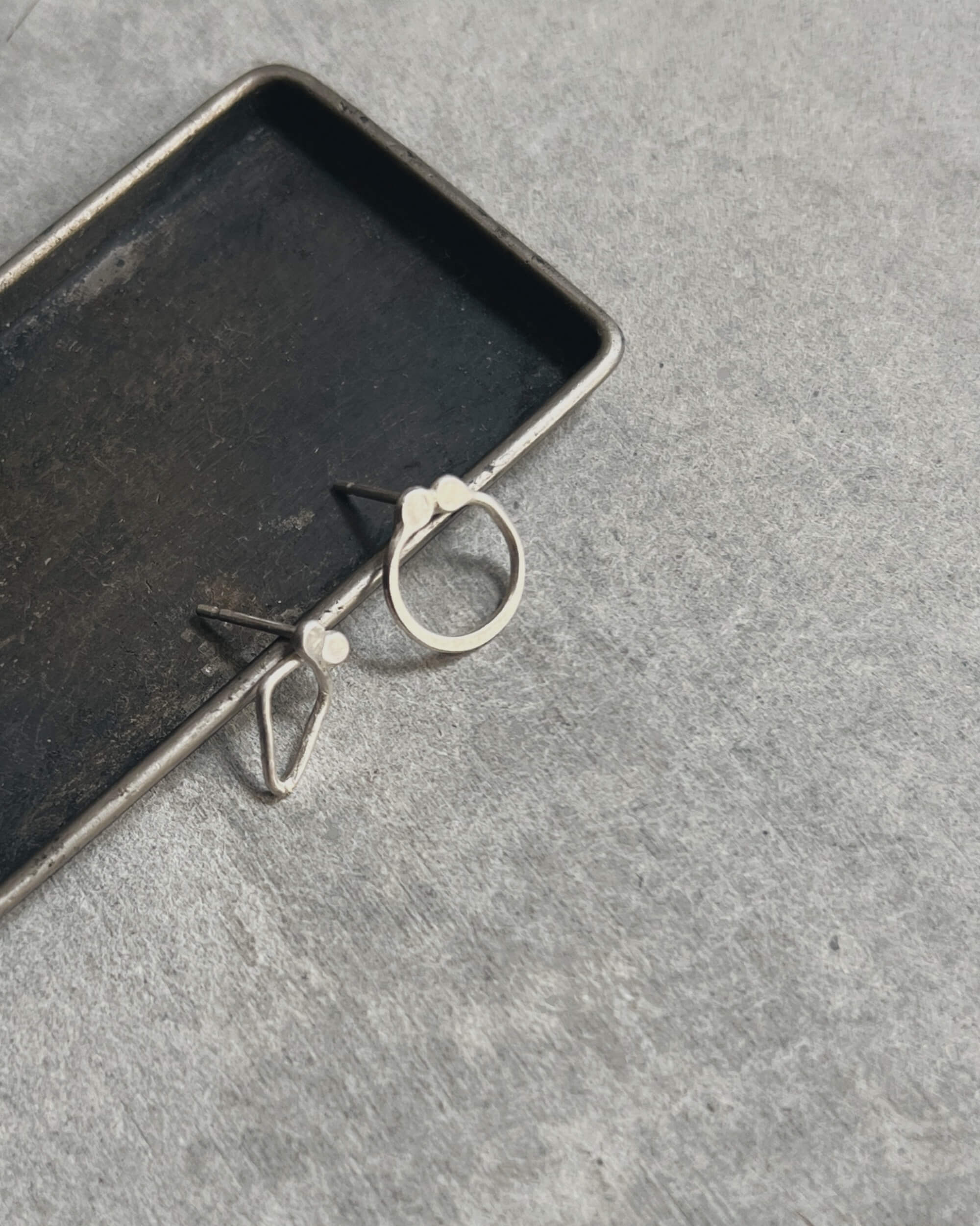 steamylab : XO stud earrings