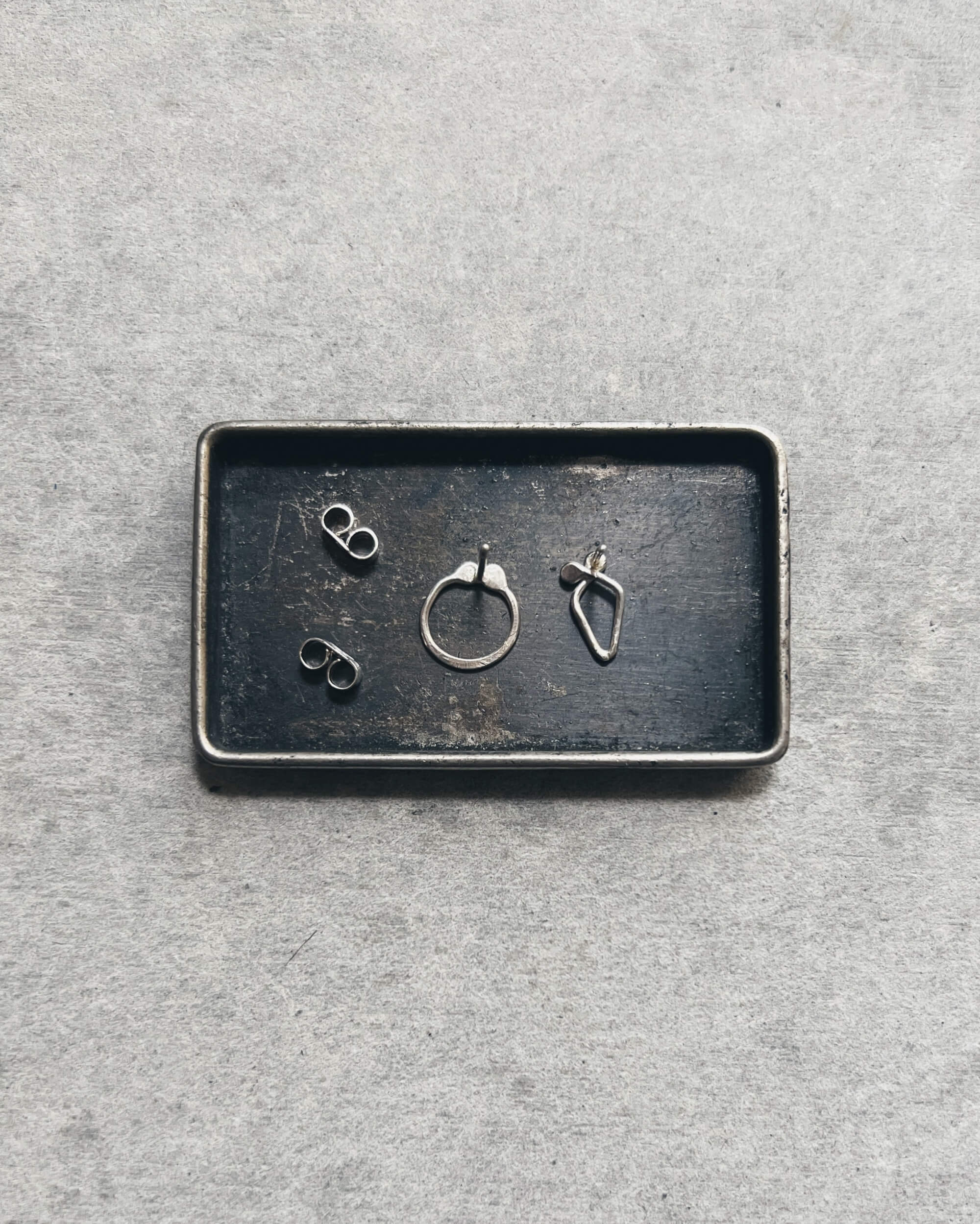 steamylab : XO stud earrings