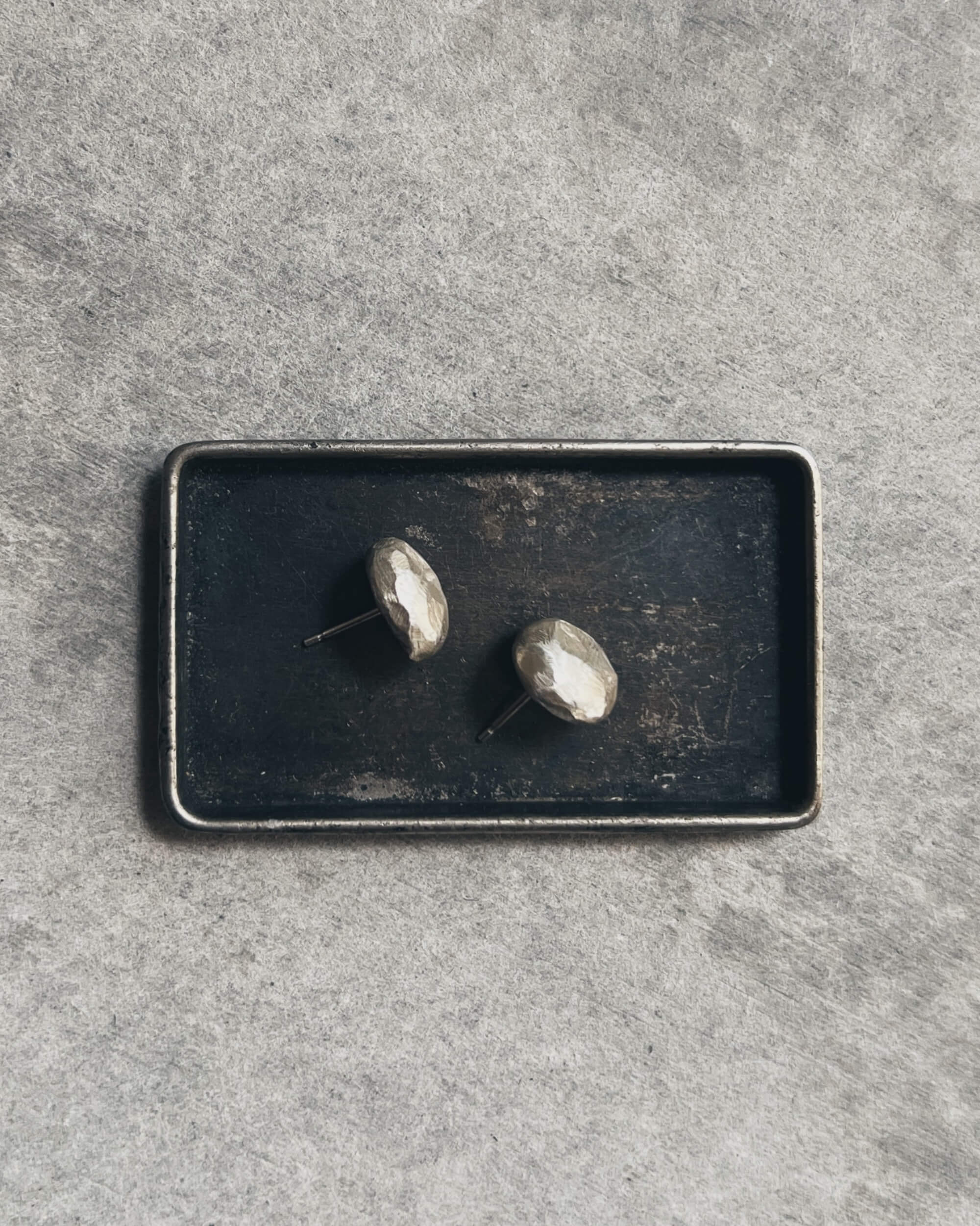 steamylab : faceted silver stud earrings