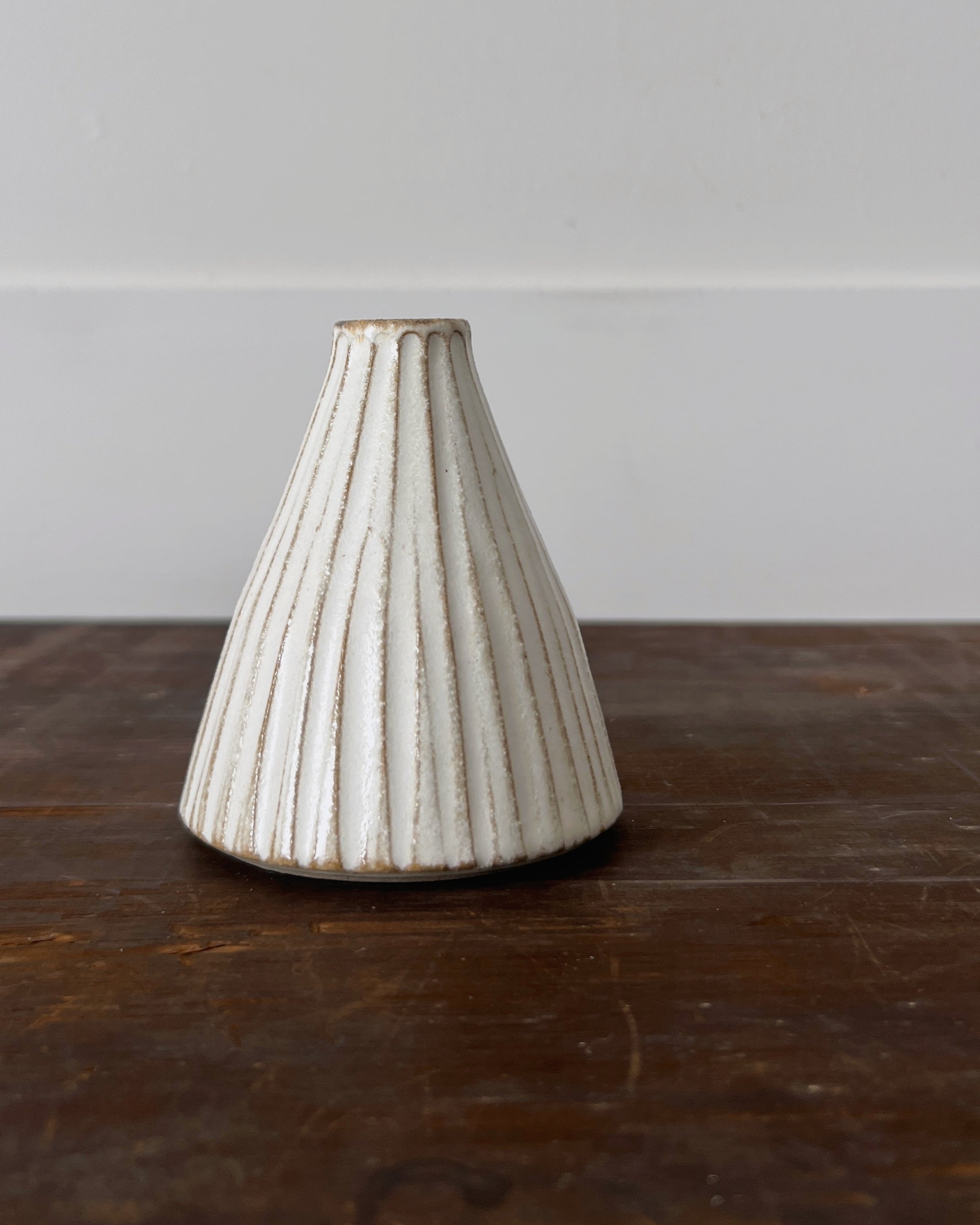 wakasama : ceramic vase