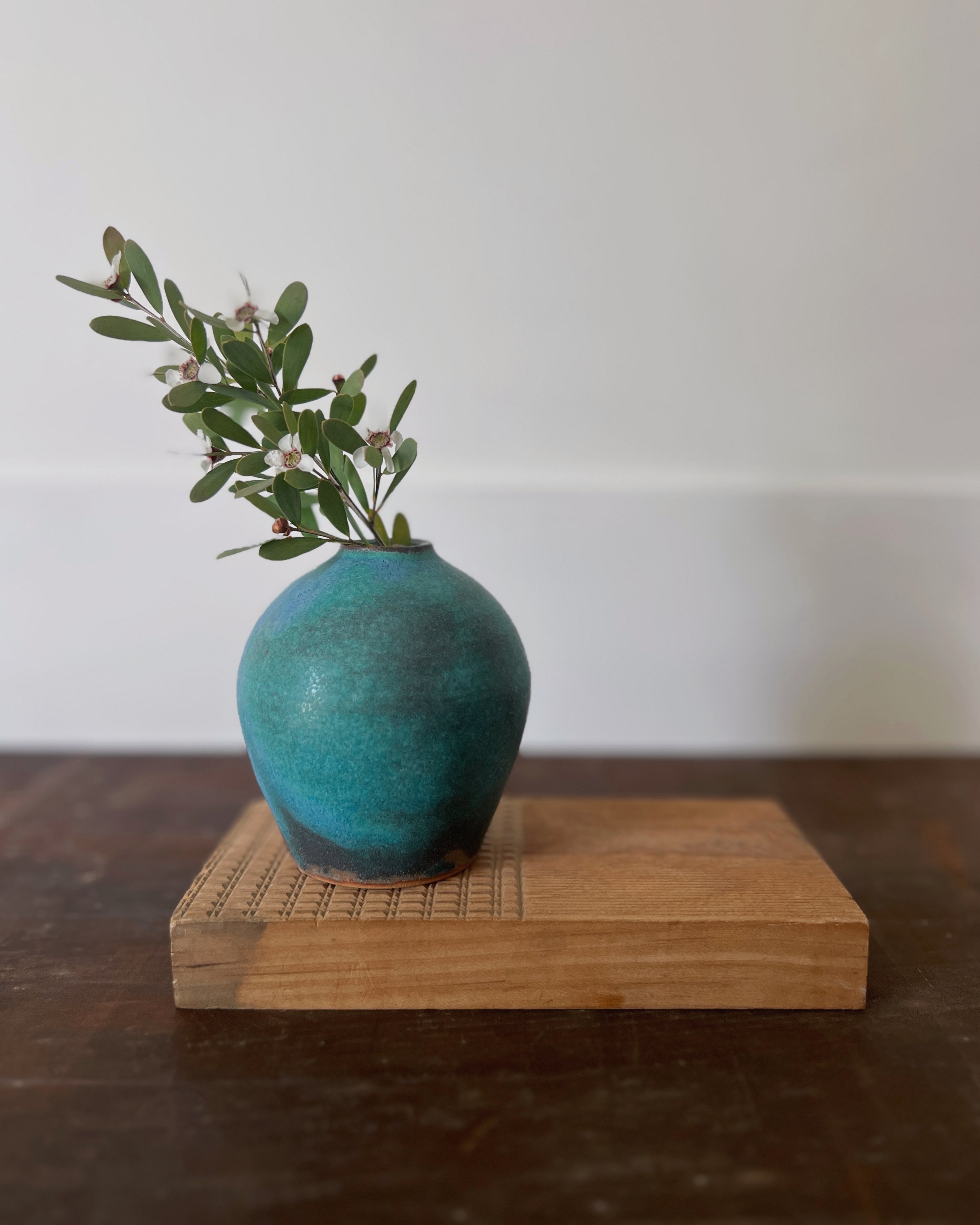 wakasama : ceramic vase