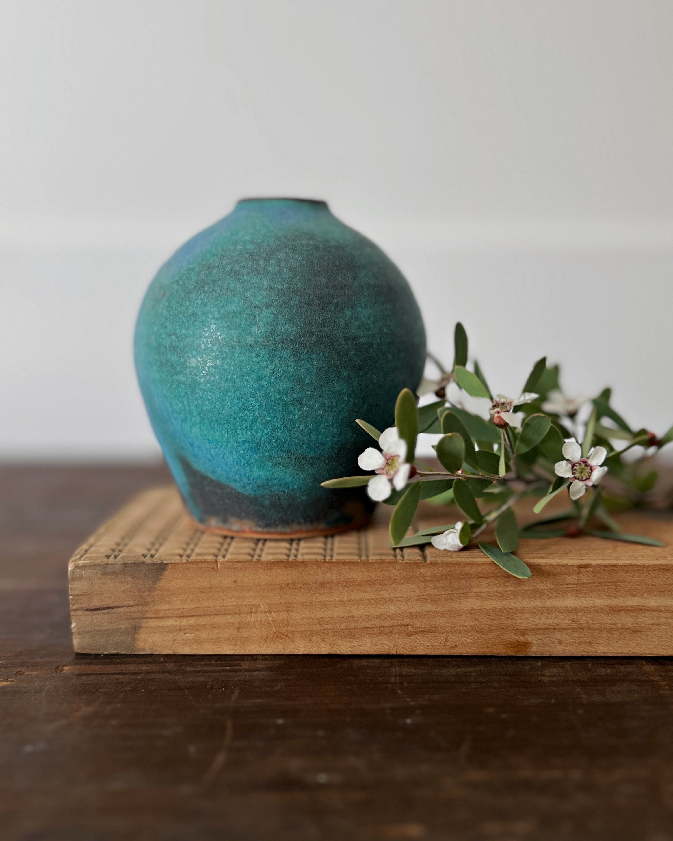 wakasama : ceramic vase