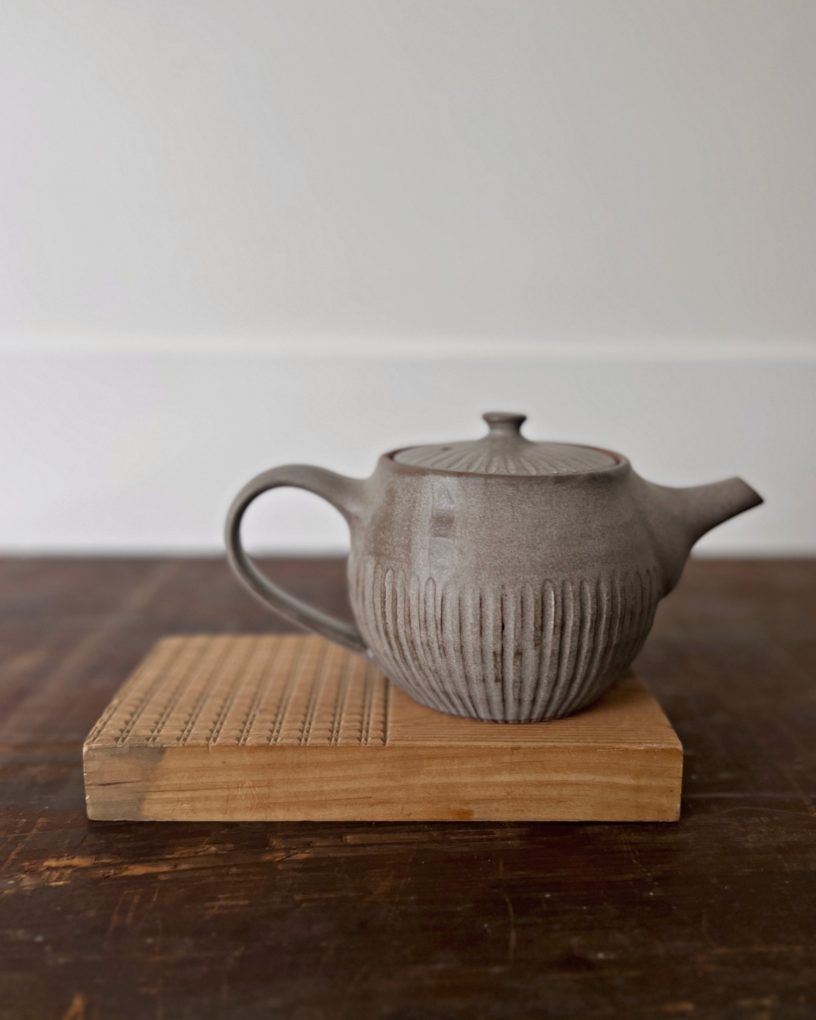 wakasama : small ceramic tea pot