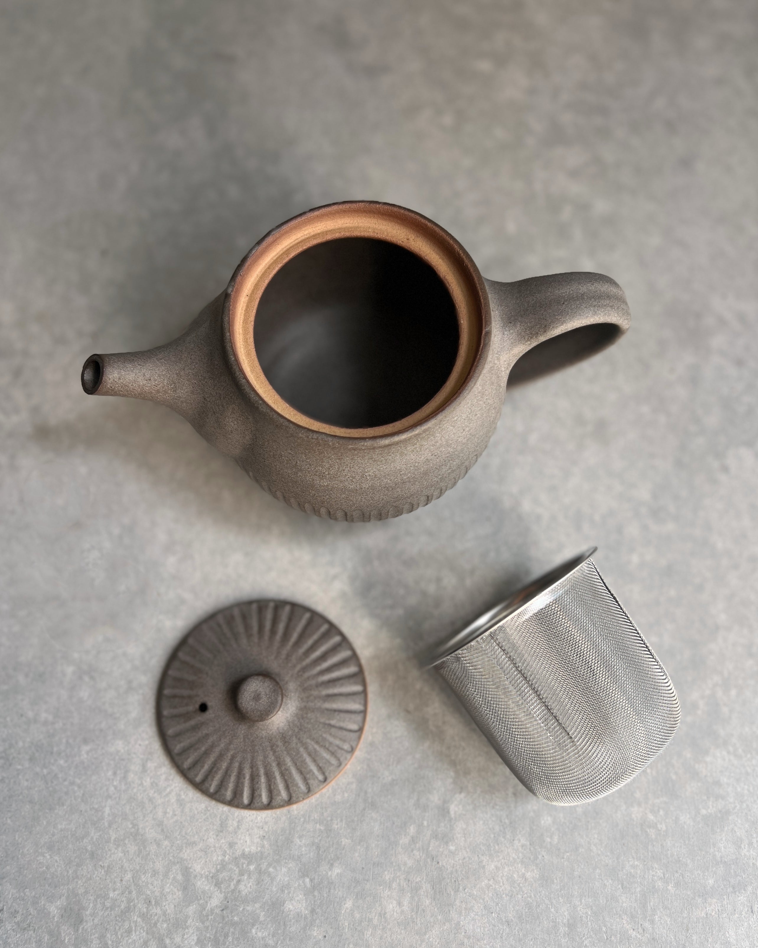 wakasama : small ceramic tea pot