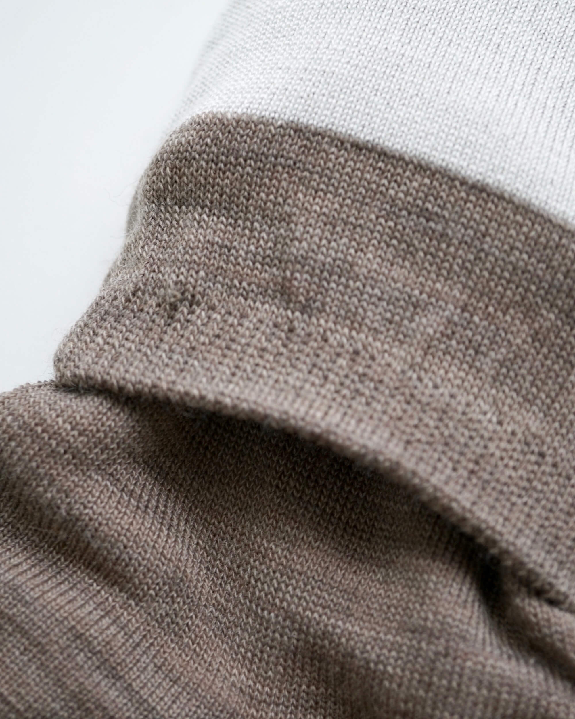 hakne : silk wool double-faced socks