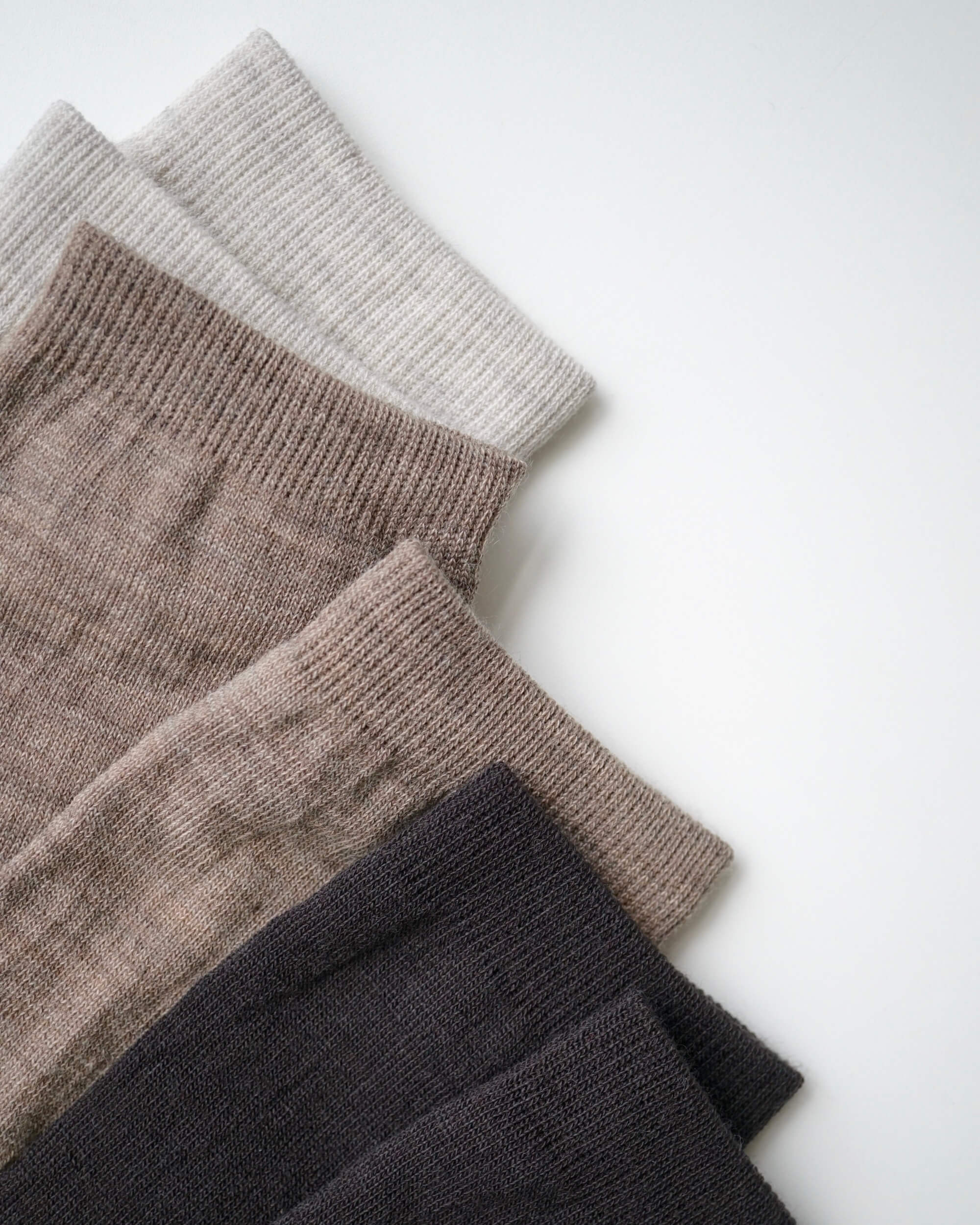 hakne : silk wool double-faced socks