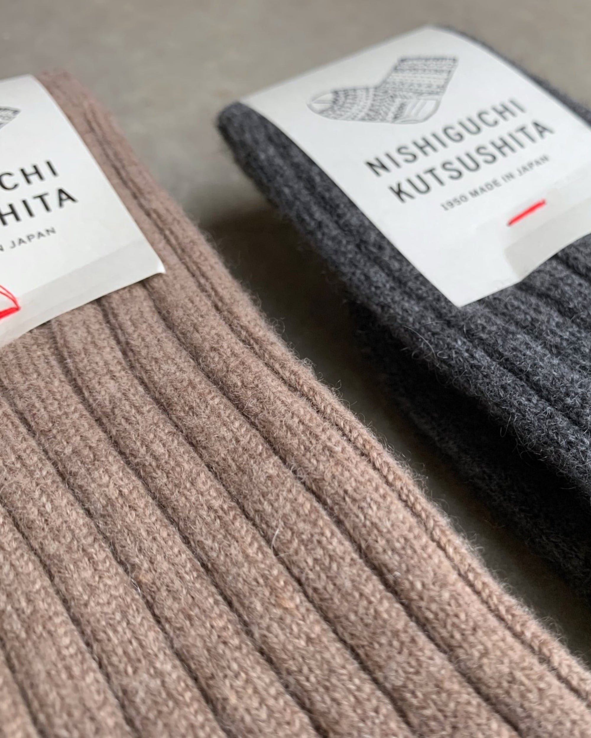nishiguchi kutsushita : praha cashmere ribbed socks