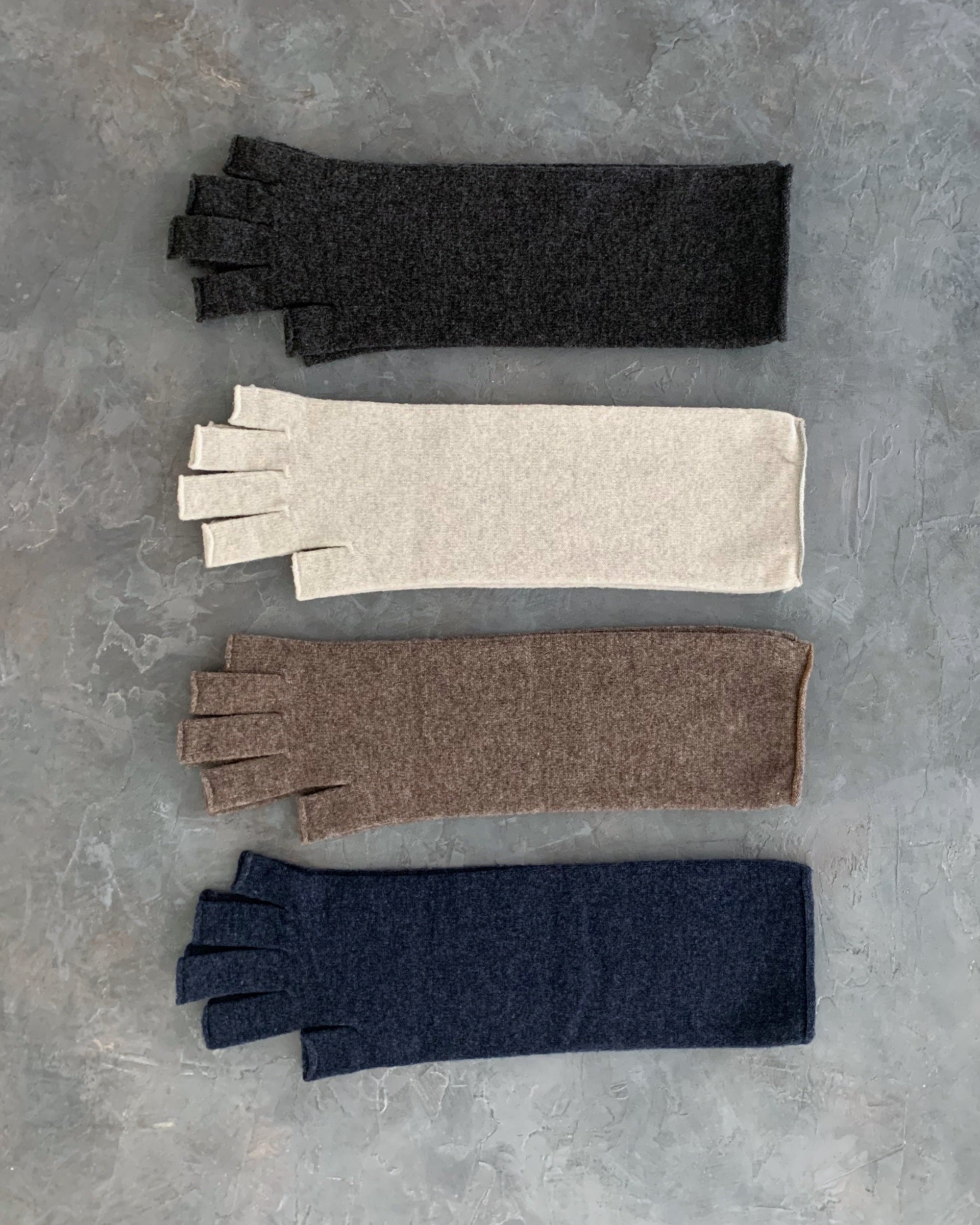 japanese made fingerless gloves by nishiguchi kutsushita