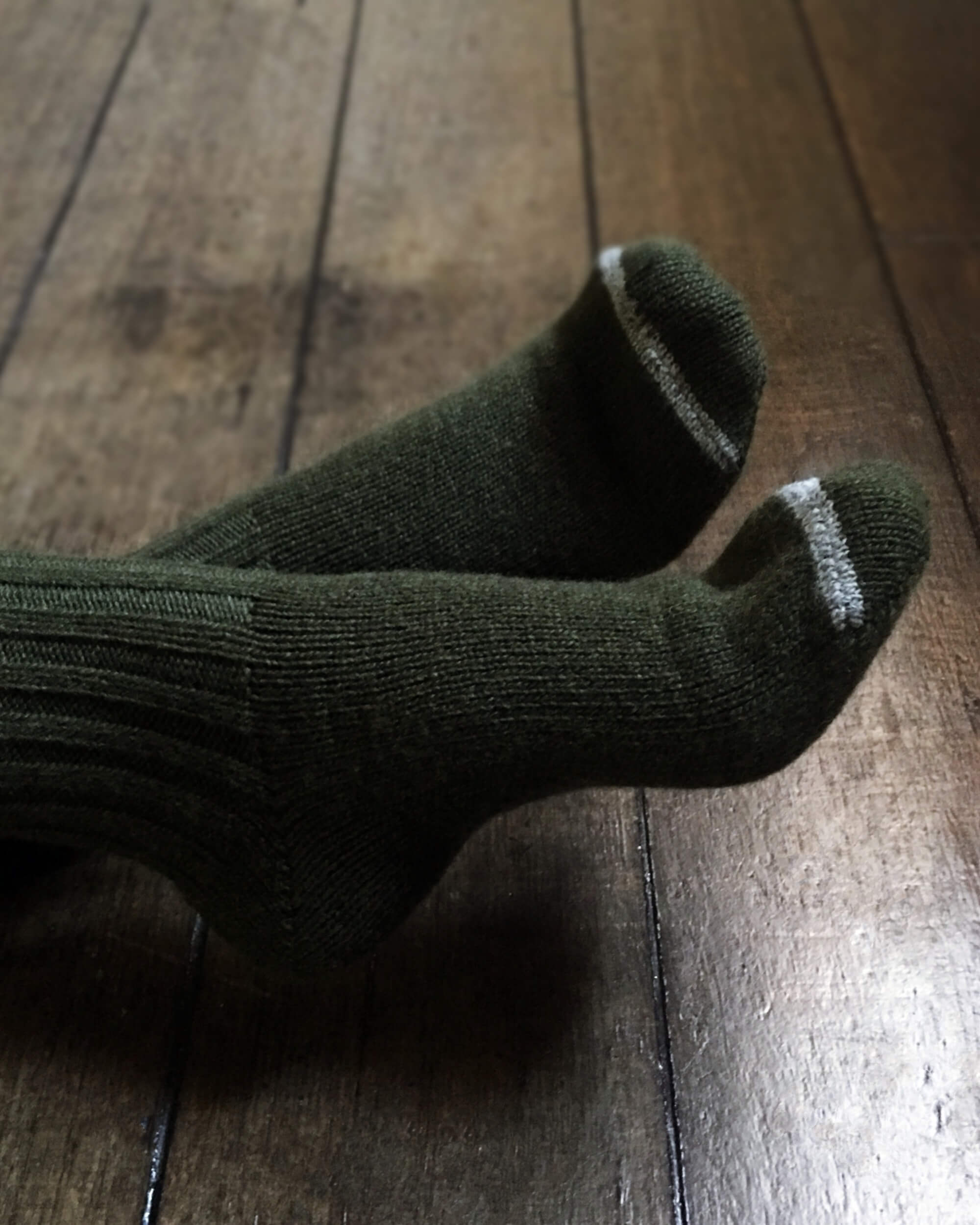 nishiguchi kutsushita : praha wool ribbed socks